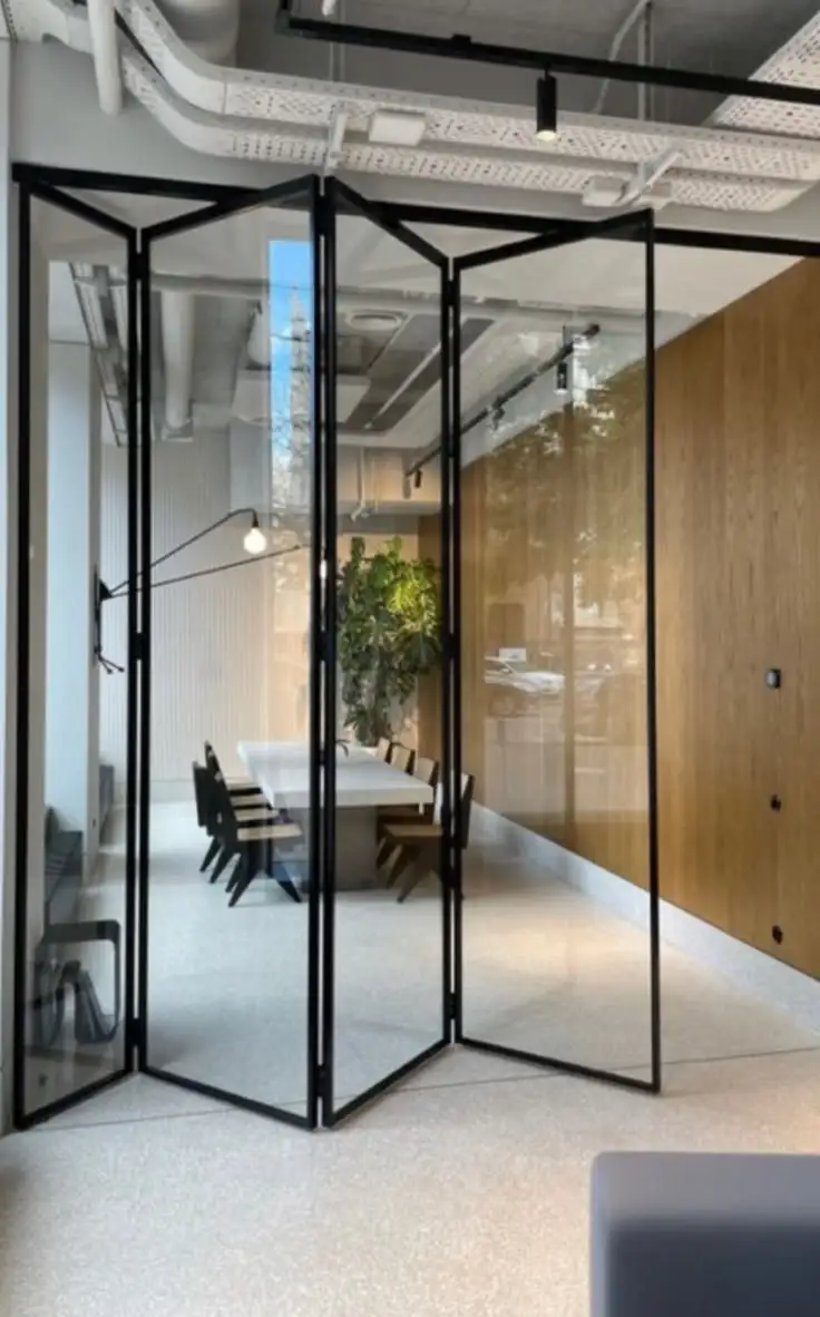 Aluminum Frame Folding Door with Glass Panel Featuring Heat Insulation and Waterproofing Functions Suitable for Family Use
Aluminum Frame Folding Door with Glass Panel Featuring Heat Insulation and Waterproofing Functions Suitable for Family Use