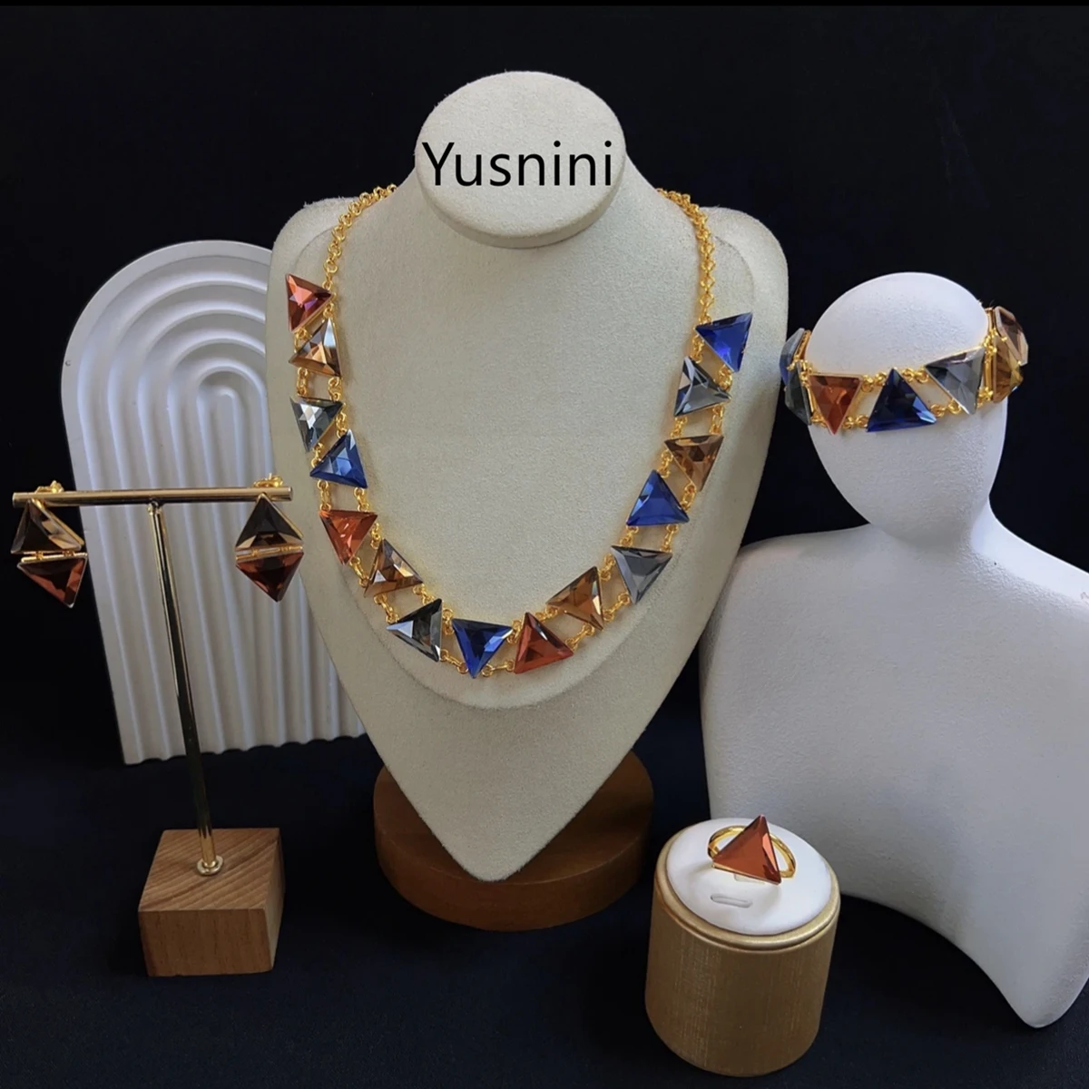Dubai Jewelry Necklace Earrings Bracelet Women's Ring Bridal Wedding Jewelry Four Piece Set YY10948
Dubai Jewelry Necklace Earrings Bracelet Women's Ring Bridal Wedding Jewelry Four Piece Set YY10948