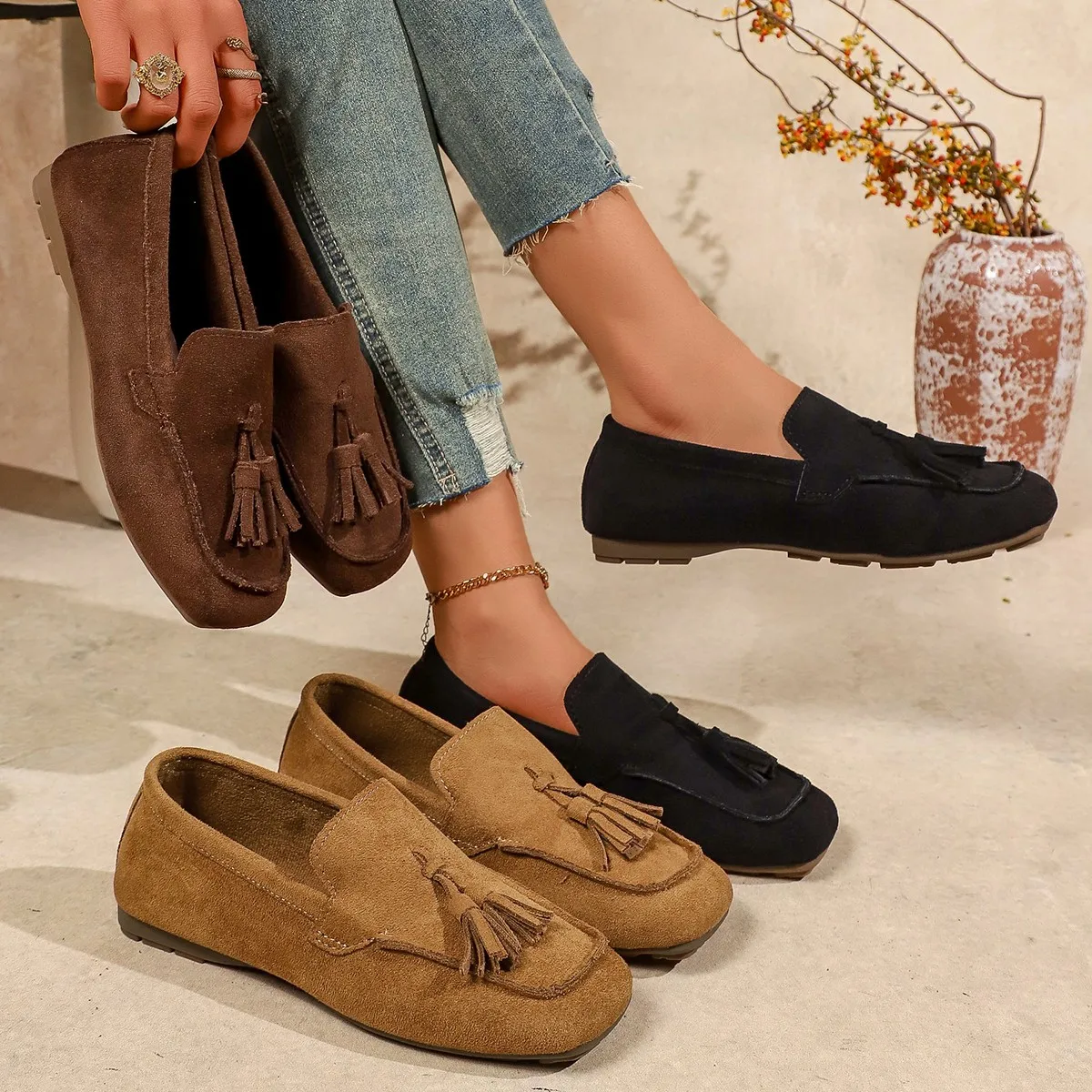 Fashion Women Leisure Style Cow Suede Tassels Slip On soft Comfortable Flats Solid Color Round Toe Flat Loafer
Fashion Women Leisure Style Cow Suede Tassels Slip On soft Comfortable Flats Solid Color Round Toe Flat Loafer