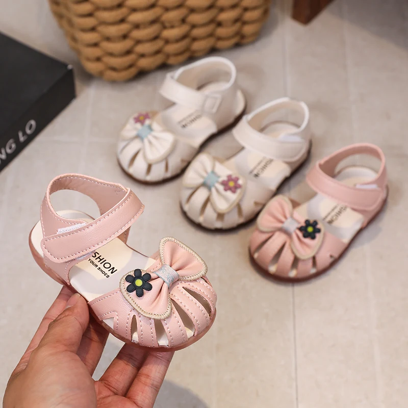 Baby Girls Leather Cage Sandals with Floral Bow 2026 New Summer Toddler Beach Sandals Soft Sole Comfort Princess Party Wedding
Baby Girls Leather Cage Sandals with Floral Bow 2026 New Summer Toddler Beach Sandals Soft Sole Comfort Princess Party Wedding