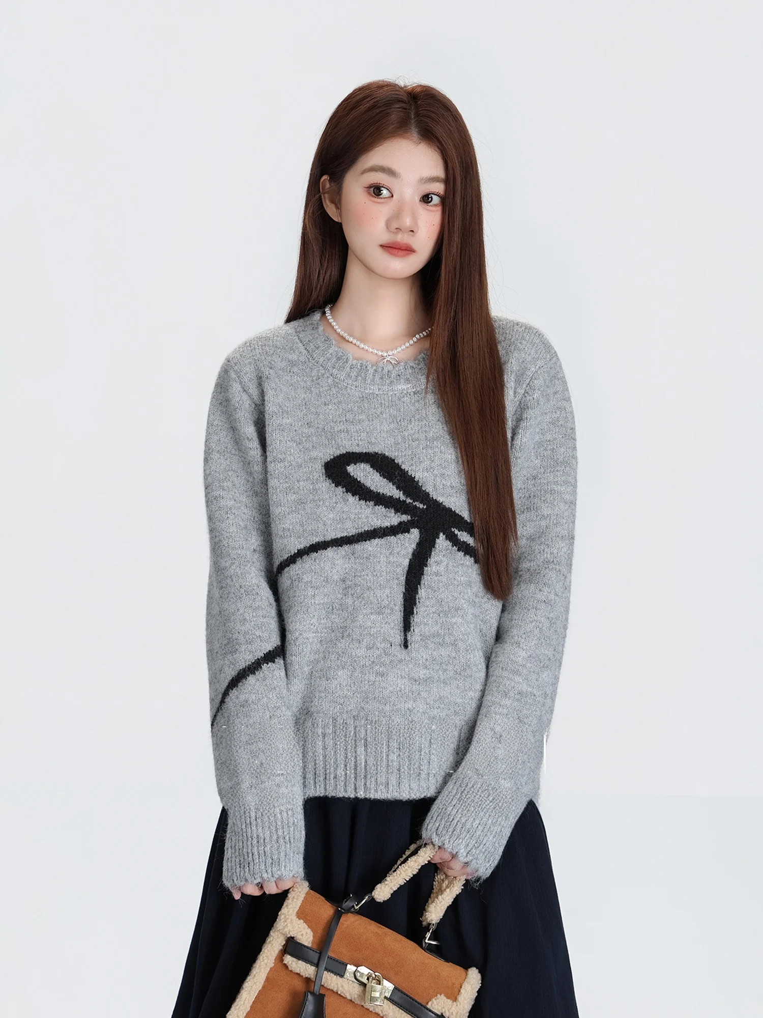 Loose Korean Sle Women's round Ne Knitwear Knot Base Layer irt Autumn Winter New Arrival Soft Comfortable Lon...
Loose Korean Sle Women's round Ne Knitwear Knot Base Layer irt Autumn Winter New Arrival Soft Comfortable Lon...