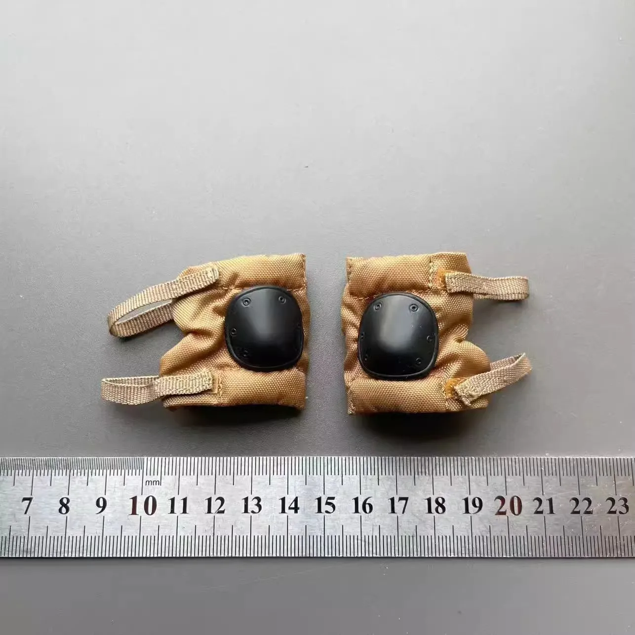 1/6 Soldier Clothing Accessories Modern Sand Colored Knee Pads Model Toy Fit 12'' Action Figure Doll Body In Stock
1/6 Soldier Clothing Accessories Modern Sand Colored Knee Pads Model Toy Fit 12'' Action Figure Doll Body In Stock