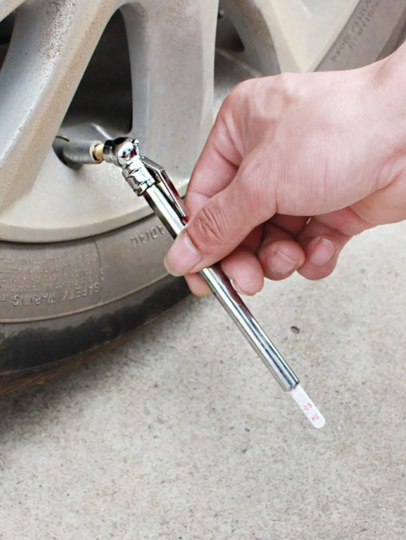 1pc Portable Tire Pressure Gauge, Automotive Tire Pressure Measurement Tool
1pc Portable Tire Pressure Gauge, Automotive Tire Pressure Measurement Tool