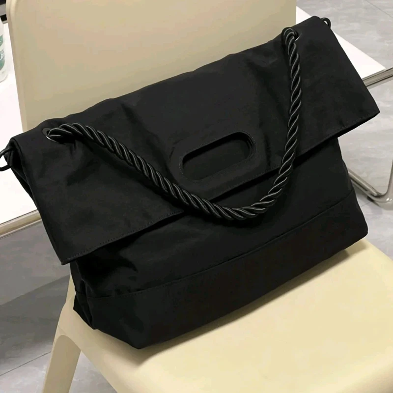 New Dark Large Capacity Nylon Canvas Tote Bag Niche High-end Texture Versatile Crossbody Bag Hand-held Oxford Bag Messenger Bag
New Dark Large Capacity Nylon Canvas Tote Bag Niche High-end Texture Versatile Crossbody Bag Hand-held Oxford Bag Messenger Bag