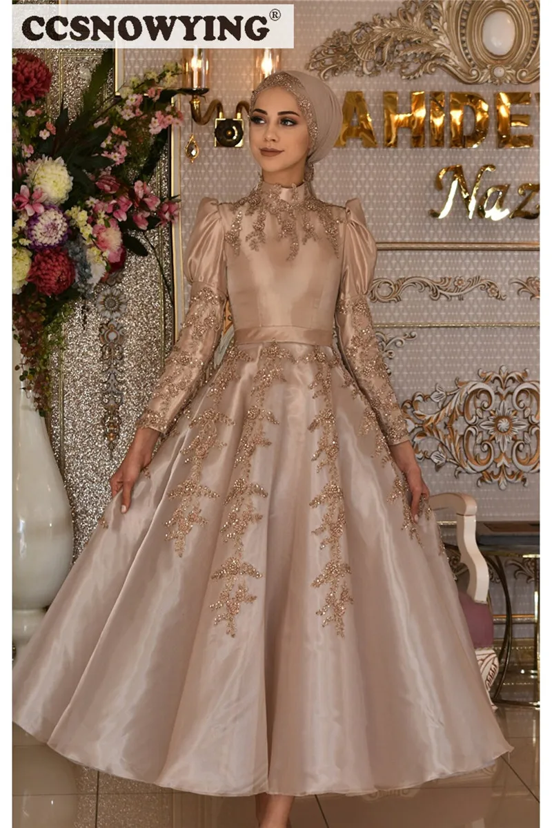 Champagne Appliques Muslim Hijab Evening Dress Long Sleeve High Neck Islamic Formal Party Gown Arabia Dubai Robes De Soirée
Champagne Appliques Muslim Hijab Evening Dress Long Sleeve High Neck Islamic Formal Party Gown Arabia Dubai Robes De Soirée