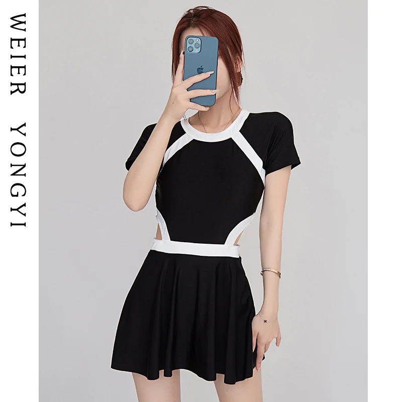 Консервативный слитный купальник для женщин 2025 года, новинка, с юбкой-шортами, для термальных источников, с эффектом пуш-ап
Консервативный слитный купальник для женщин 2025 года, новинка, с юбкой-шортами, для термальных источников, с эффектом пуш-ап