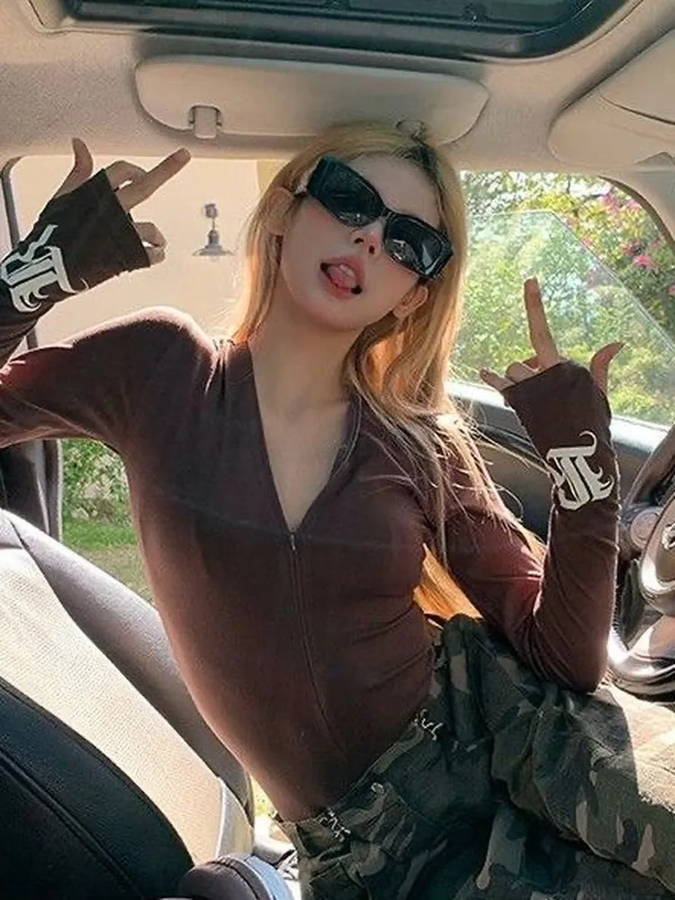 Женская легкая футболка с длинным рукавом в стиле Y2K с американским ретро-принтом, модная, в культурном стиле
Женская легкая футболка с длинным рукавом в стиле Y2K с американским ретро-принтом, модная, в культурном стиле