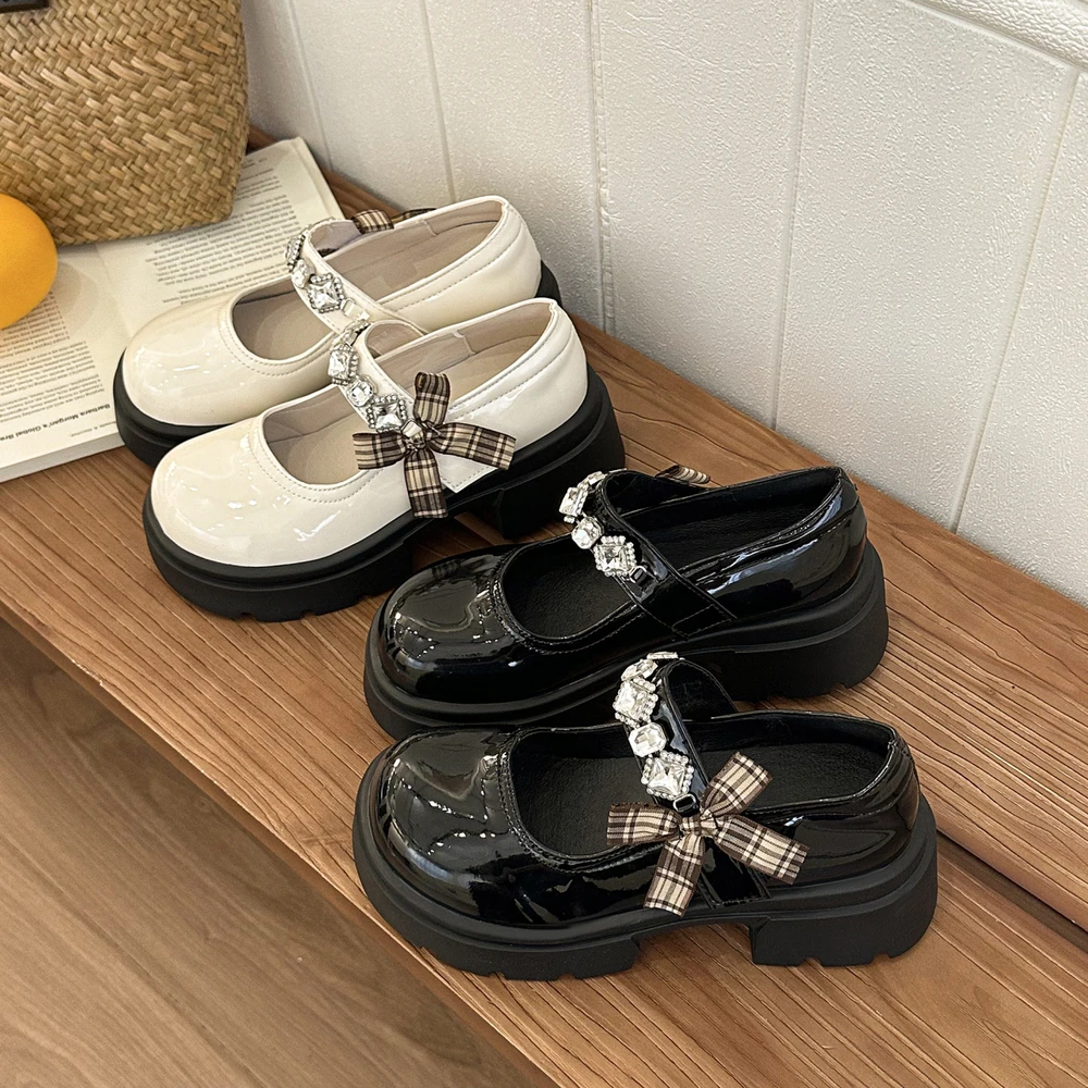 Women's Lolita Style Mary Jane Shoes, Patent Leather Thick Sole Shoes with Rhinestone Bow, Casual JK Uniform Shoes
Women's Lolita Style Mary Jane Shoes, Patent Leather Thick Sole Shoes with Rhinestone Bow, Casual JK Uniform Shoes