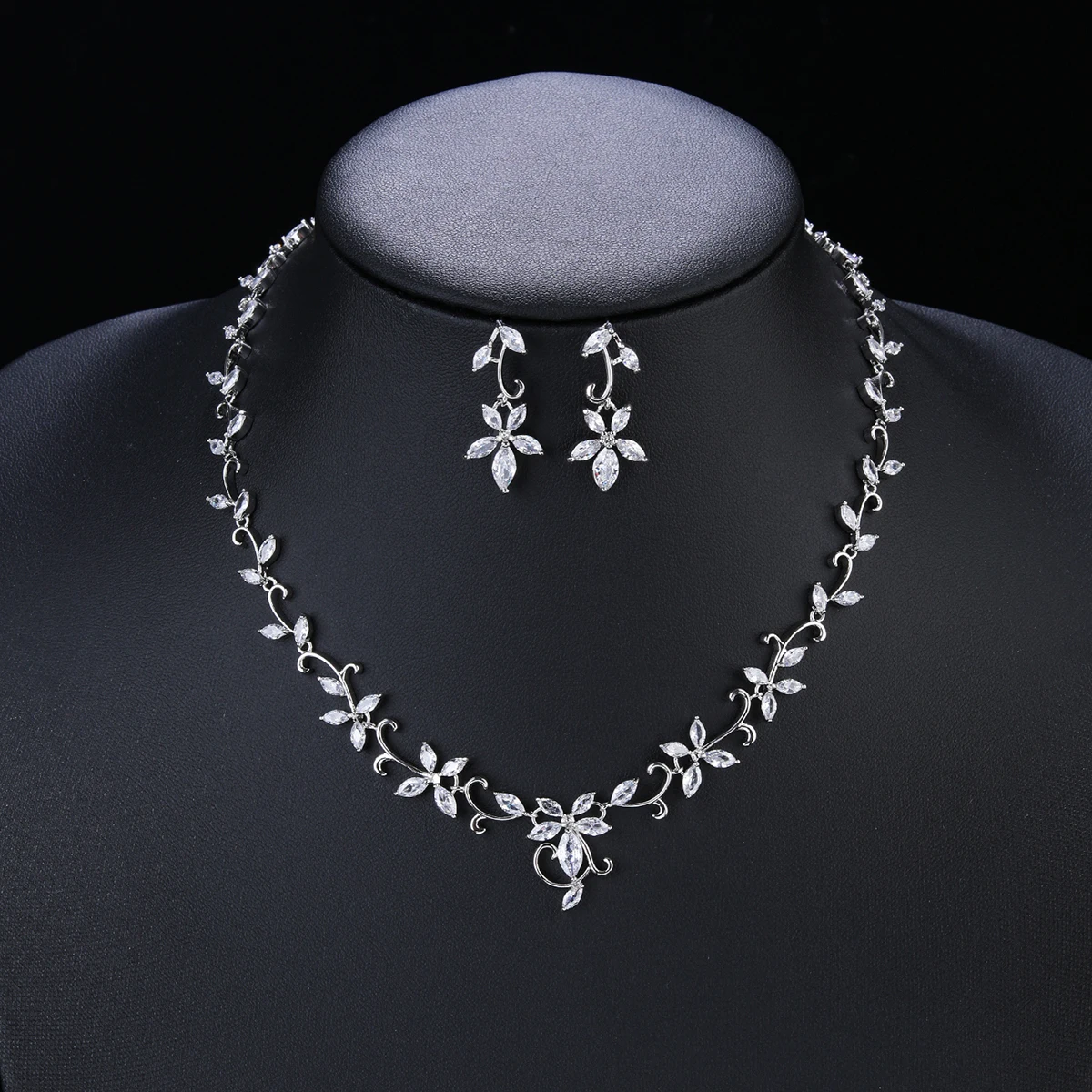 Cute Full AAA Cubic Zirconia Bride Wedding Flowers Necklace Earring Set Top Quality Women Jewelry Sets CN10042
Cute Full AAA Cubic Zirconia Bride Wedding Flowers Necklace Earring Set Top Quality Women Jewelry Sets CN10042