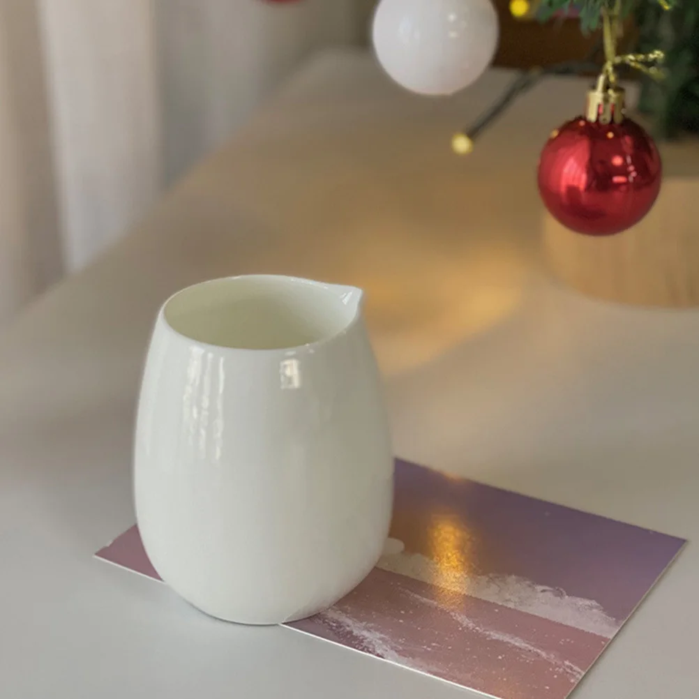Ceramic Milk Cup with Unique Spout Design Suitable for Frothing Sauce Storage Fine Craftsmanship Easy Clean Daily Use
Ceramic Milk Cup with Unique Spout Design Suitable for Frothing Sauce Storage Fine Craftsmanship Easy Clean Daily Use