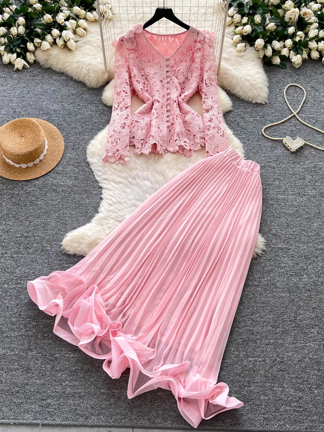 Elegant Lace V-neck Top High Waist Pleated Skirt Two-piece Set for Women Gentle Wind Summer Autumn Fashion Outfit
Elegant Lace V-neck Top High Waist Pleated Skirt Two-piece Set for Women Gentle Wind Summer Autumn Fashion Outfit