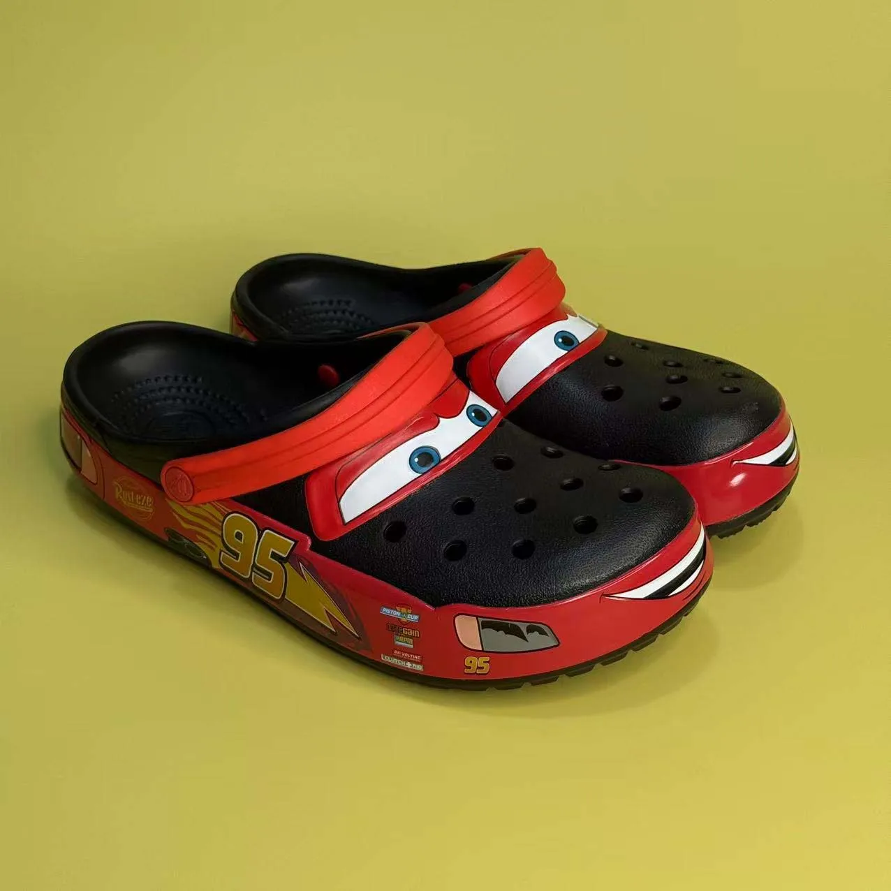2025 Best Version 1:1 Cartoon Lightninged Mcqueens x Kroks Waterproof Slippers Outdoor Sandals Breathable Ankle-wrap EVA Shoes
2025 Best Version 1:1 Cartoon Lightninged Mcqueens x Kroks Waterproof Slippers Outdoor Sandals Breathable Ankle-wrap EVA Shoes