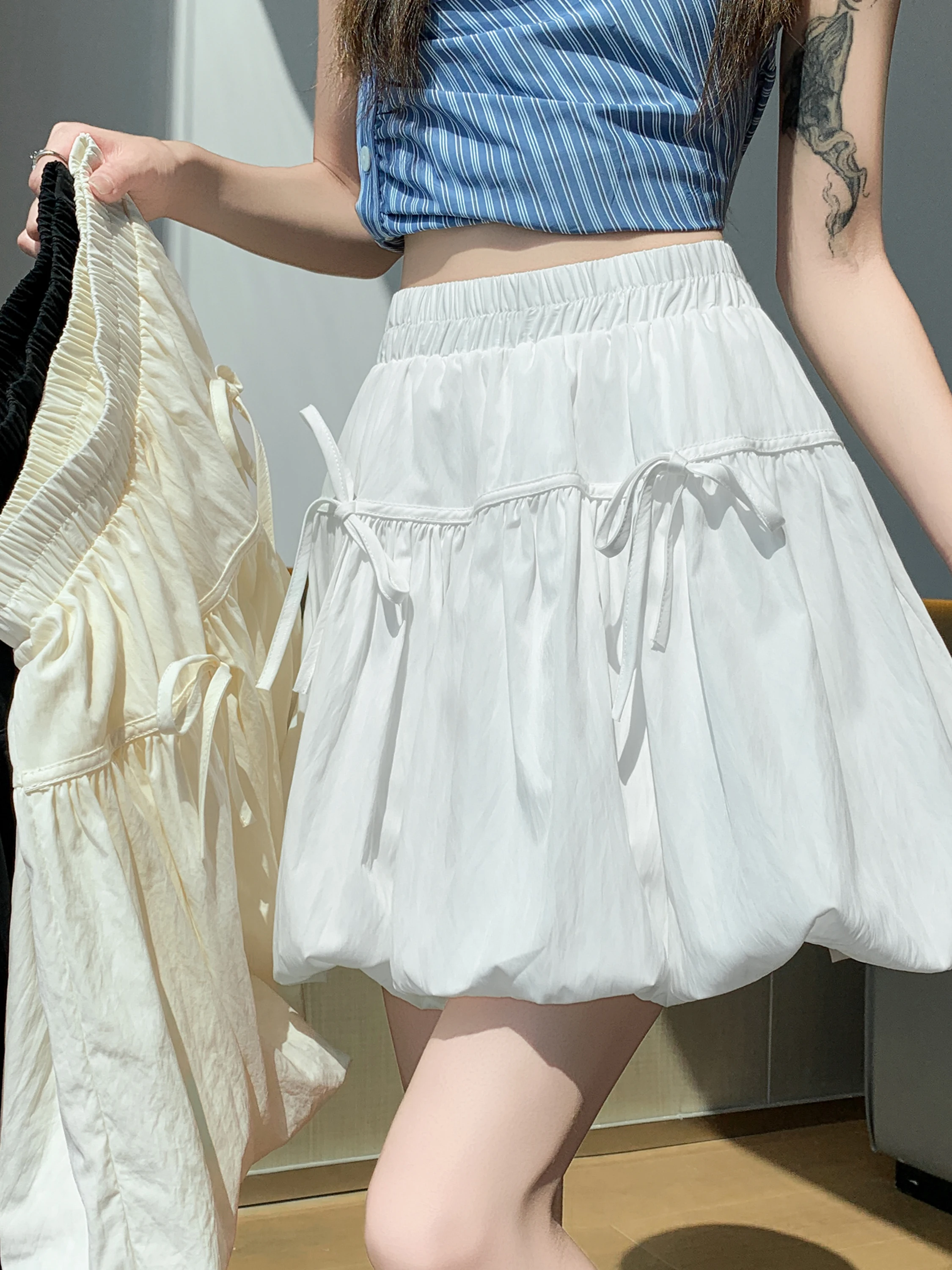 White Knot Flower Bud Short Skirt Women's High Waist Slimming Casual A-Line Half-length Puffy Cake Skirt
White Knot Flower Bud Short Skirt Women's High Waist Slimming Casual A-Line Half-length Puffy Cake Skirt