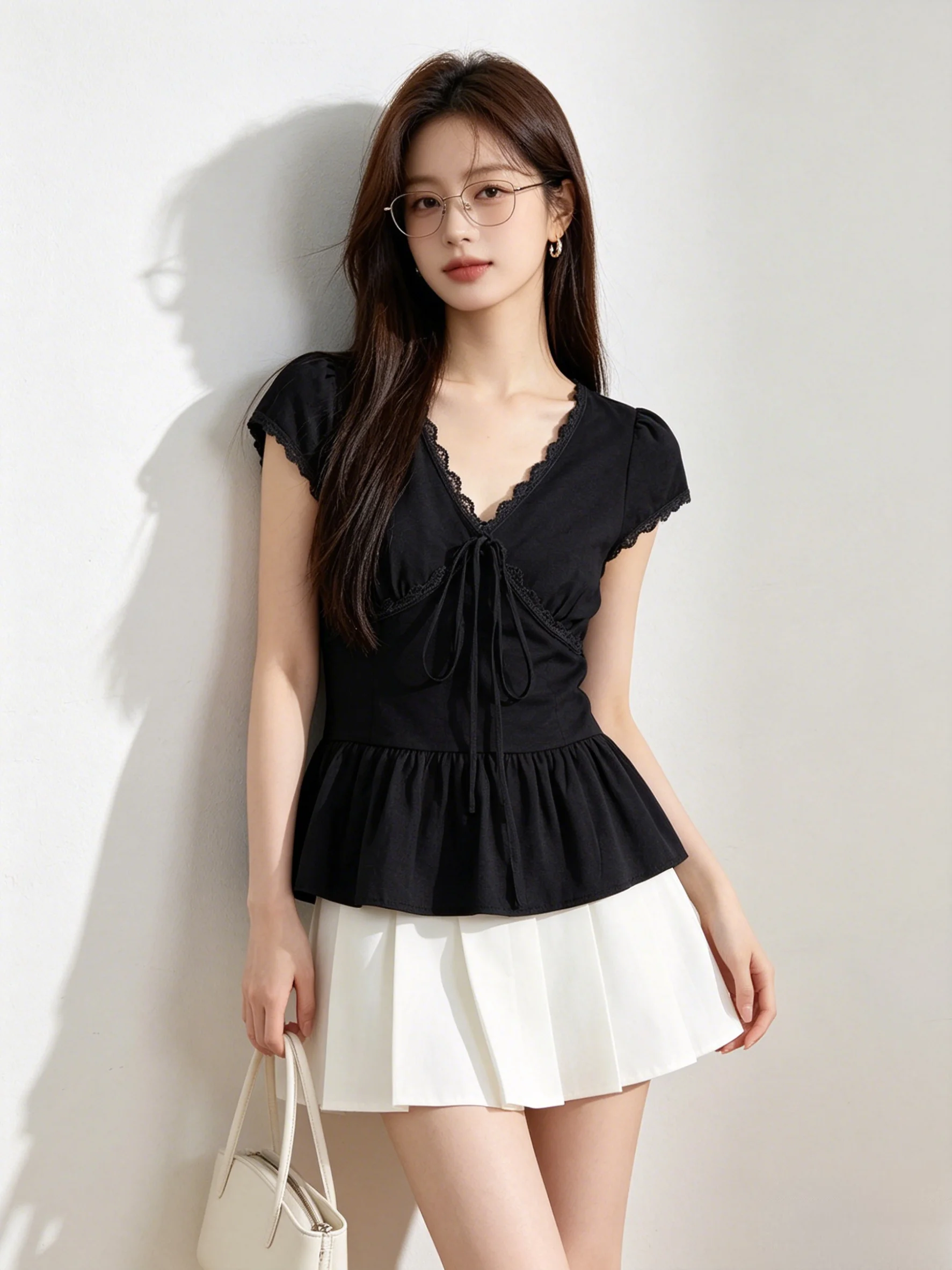 Summer Slim Fit Shirt V-Neck Tie Belt Lace Trim Short Sleeve Puff Sleeve Korean Style Breathable Casual Women's Top
Summer Slim Fit Shirt V-Neck Tie Belt Lace Trim Short Sleeve Puff Sleeve Korean Style Breathable Casual Women's Top