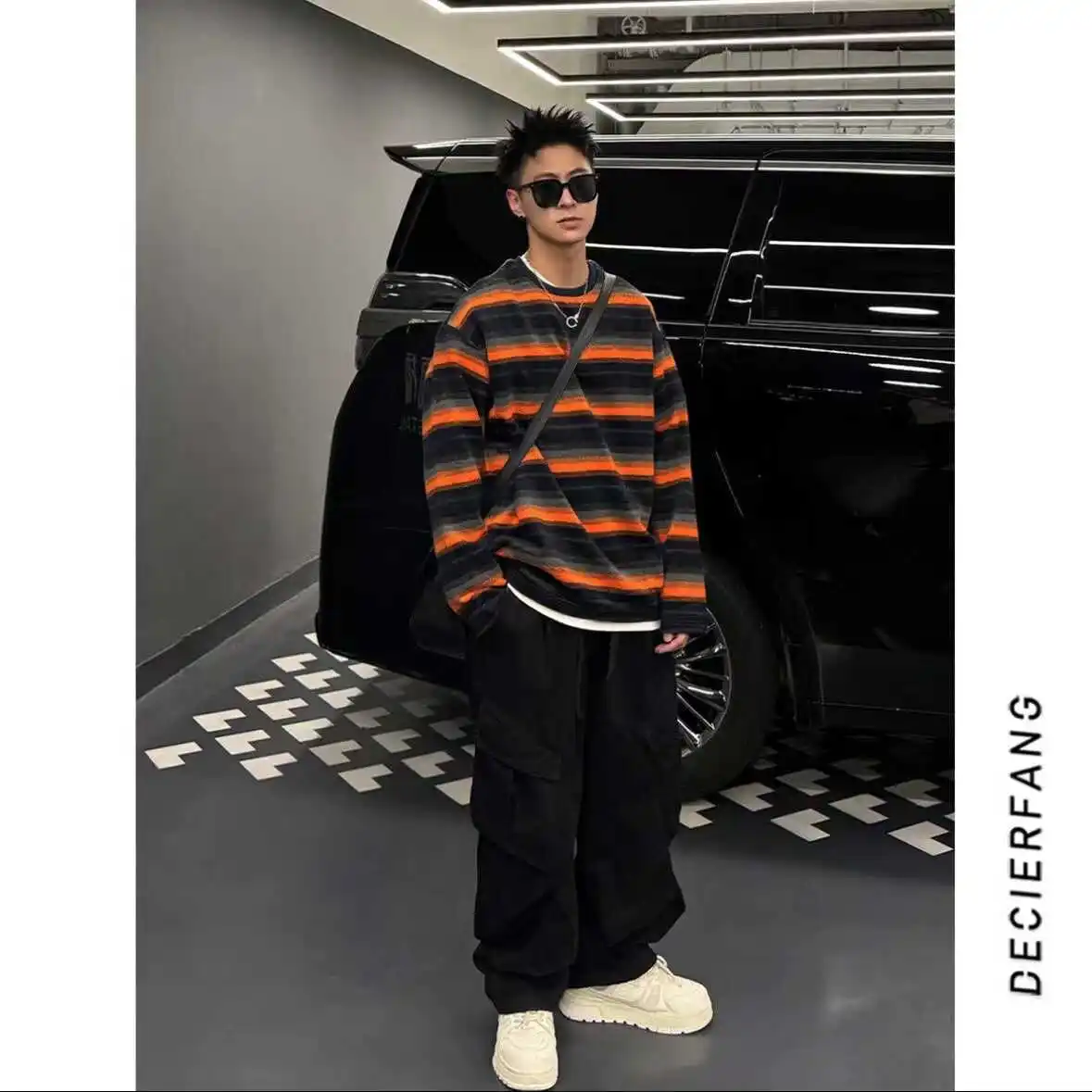 Мужская универсальная футболка с длинными рукавами большого размера в контрастную полоску с круглым вырезом в американском стиле Харадзюку, осень-зима 2025 г.
Мужская универсальная футболка с длинными рукавами большого размера в контрастную полоску с круглым вырезом в американском стиле Харадзюку, осень-зима 2025 г.