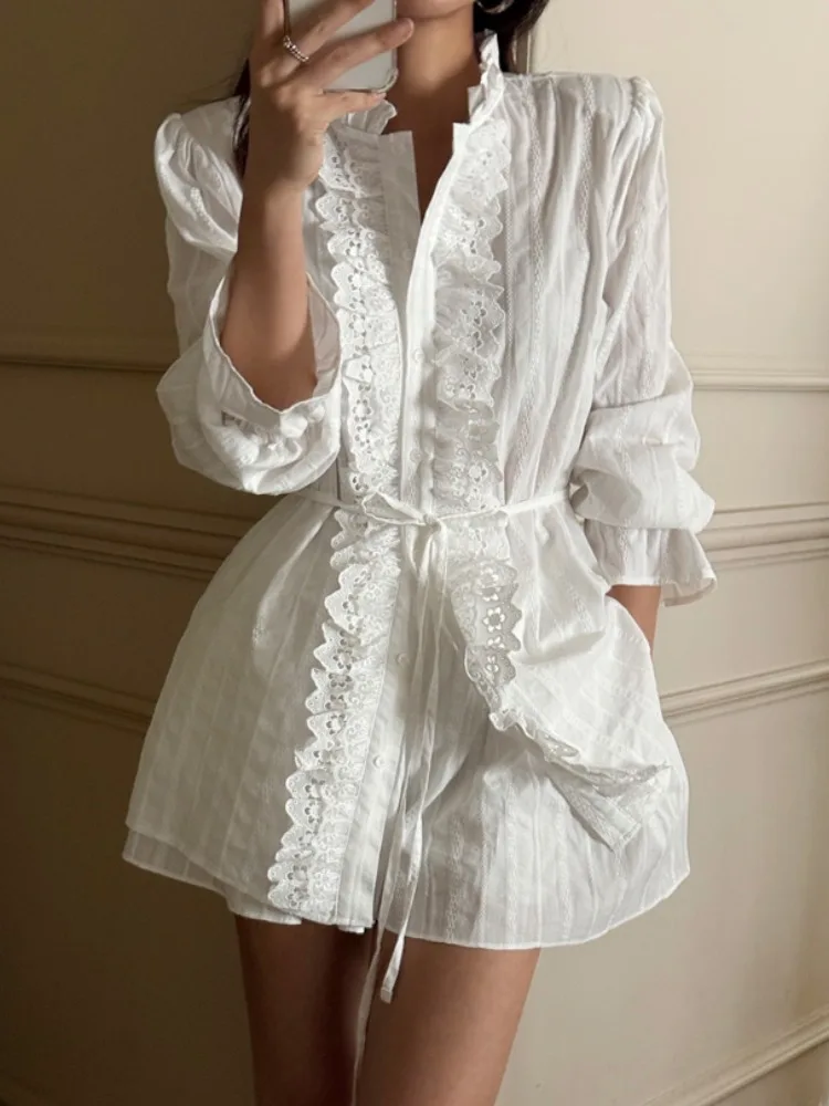 Korean Style Elegant Lace Trimmed Fashionable Summer Shorts Set Women's Clothing Floral Print Casual Versatile Ensemble
Korean Style Elegant Lace Trimmed Fashionable Summer Shorts Set Women's Clothing Floral Print Casual Versatile Ensemble