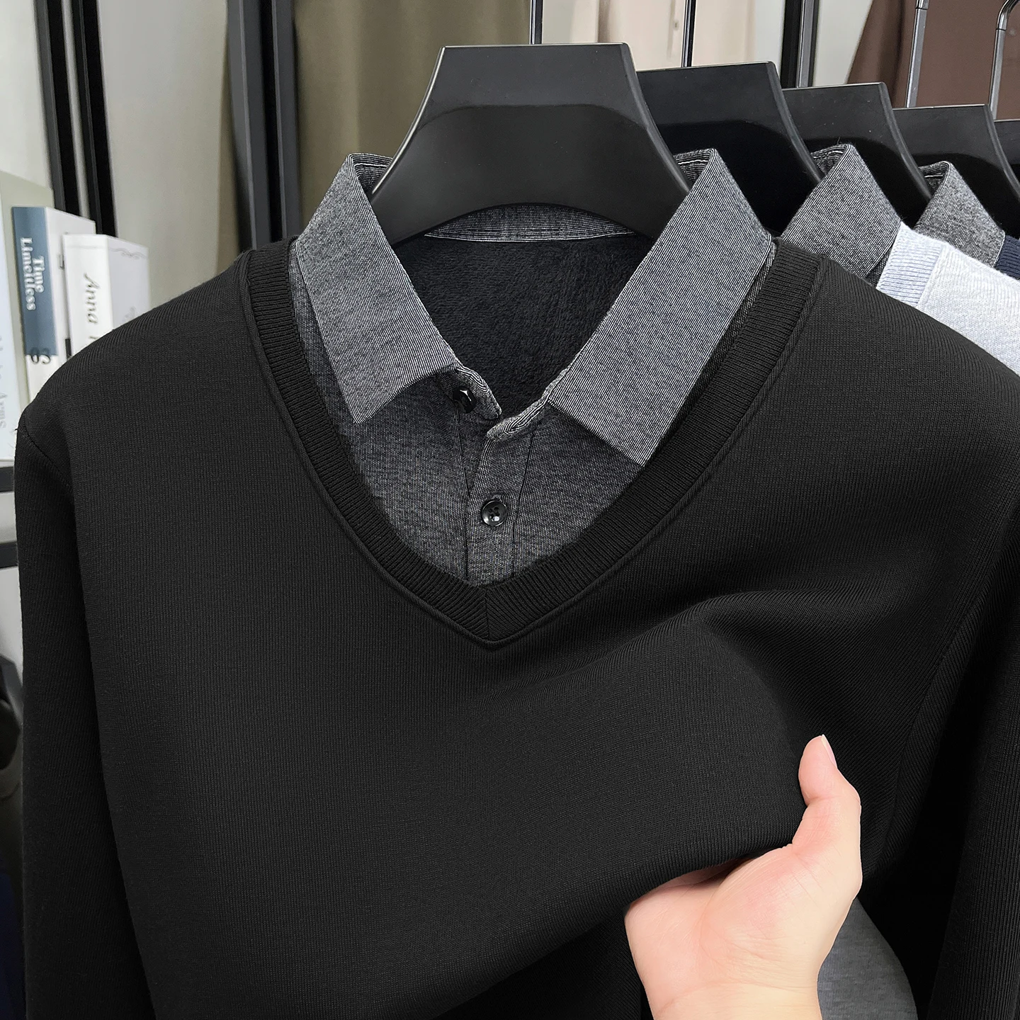 Men's 2-in-1 Long Sleeve Polo Shirt, V Neck Fake Collar Knit Top, Casual Business Pullover for Daily Wear
Men's 2-in-1 Long Sleeve Polo Shirt, V Neck Fake Collar Knit Top, Casual Business Pullover for Daily Wear