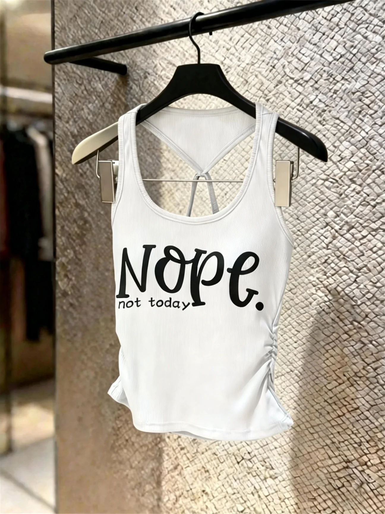 High-End Women's Printed Letter Vest Summer Outdoor Wear with Chest Pad Beautiful Back Sports Top Short Style U-Neck Cotton
High-End Women's Printed Letter Vest Summer Outdoor Wear with Chest Pad Beautiful Back Sports Top Short Style U-Neck Cotton
