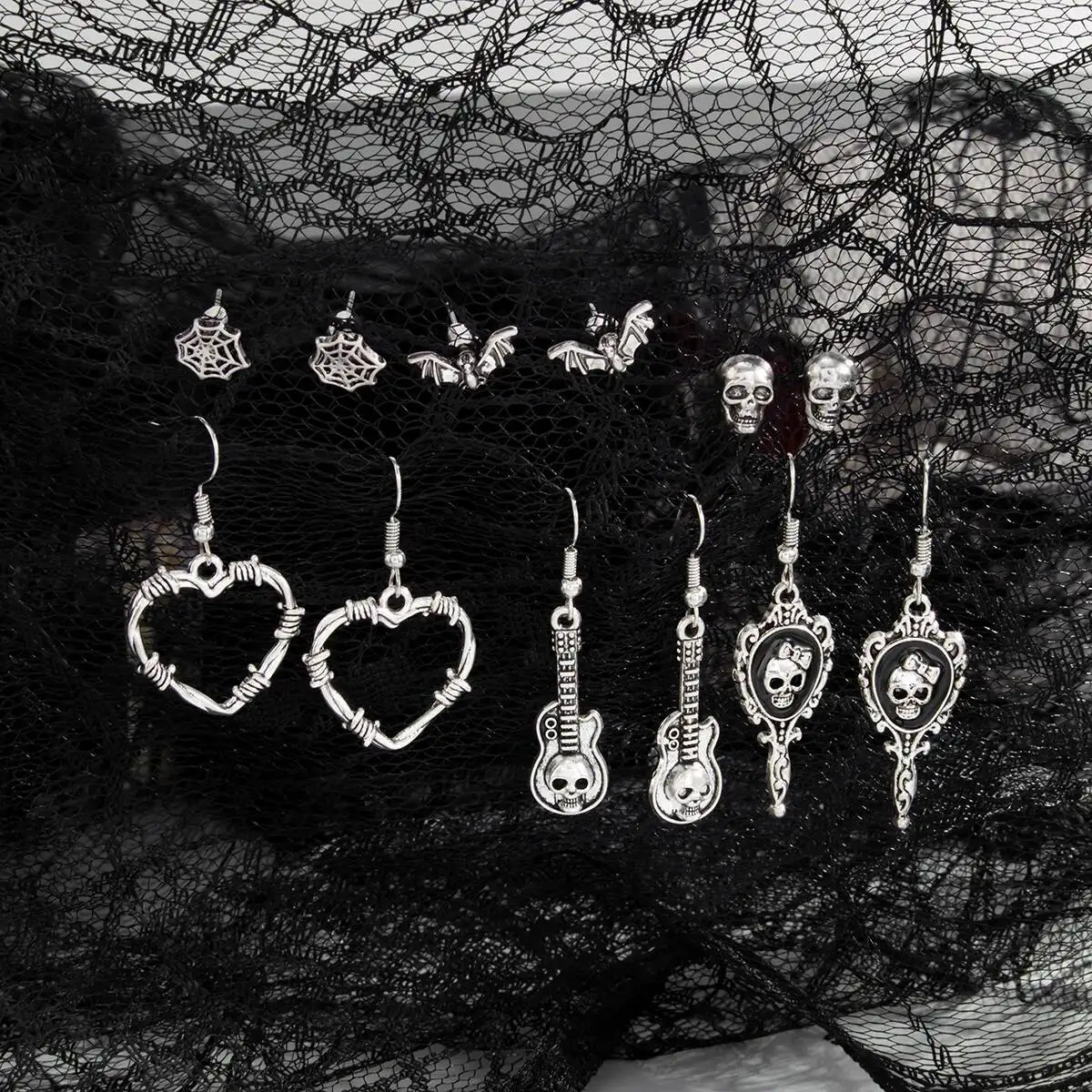 Halloween Goth Skull Violin Spider Web Bat Hollow Heart Stud Earrings For Women Personality Punk Piercing Earrings Jewelry
Halloween Goth Skull Violin Spider Web Bat Hollow Heart Stud Earrings For Women Personality Punk Piercing Earrings Jewelry