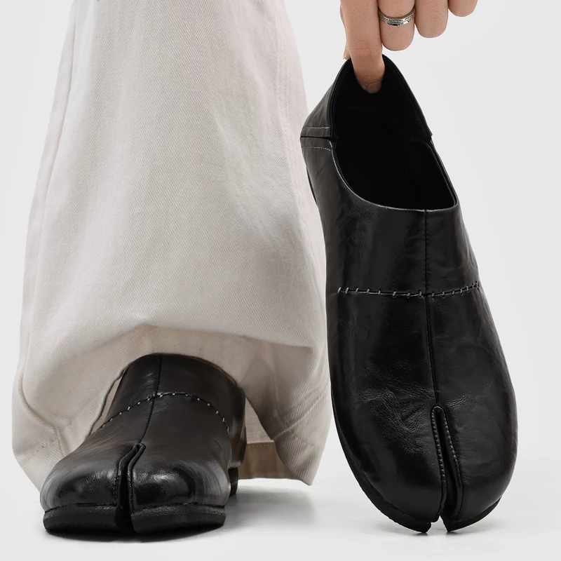 Men Vintage Tabi Split Toe Leather Loafers Slip On Hand Stitch Flat Shoes Soft Cow Leather Non Slip Casual Street Daily Walking
Men Vintage Tabi Split Toe Leather Loafers Slip On Hand Stitch Flat Shoes Soft Cow Leather Non Slip Casual Street Daily Walking