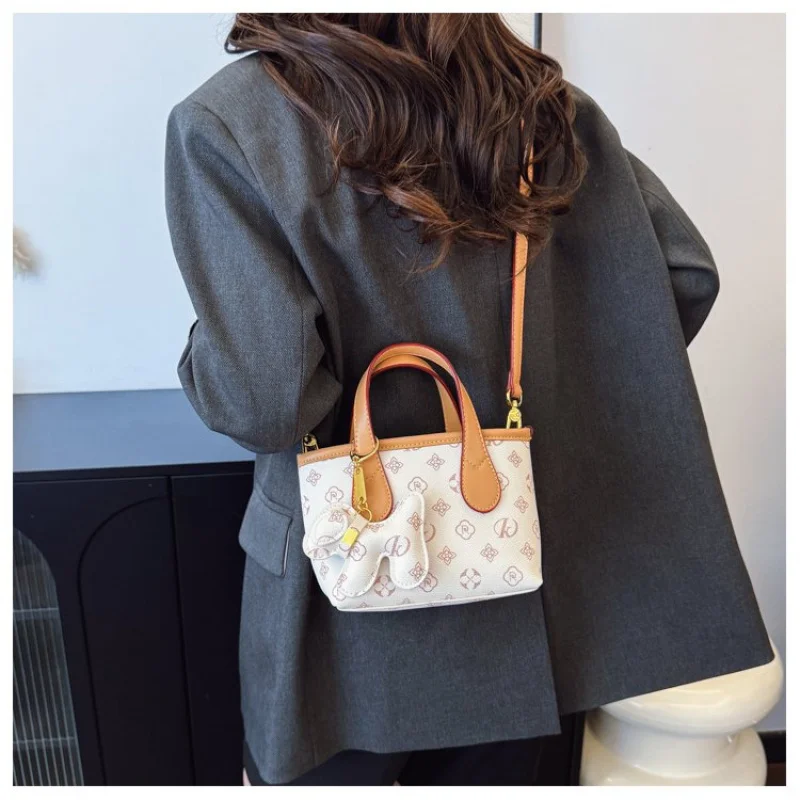 Ladies Crossbody-Bag Crafted From Nubuck Leather Featuring Trendy Lisbon Vintage Lightweight Soft Daily Look
Ladies Crossbody-Bag Crafted From Nubuck Leather Featuring Trendy Lisbon Vintage Lightweight Soft Daily Look