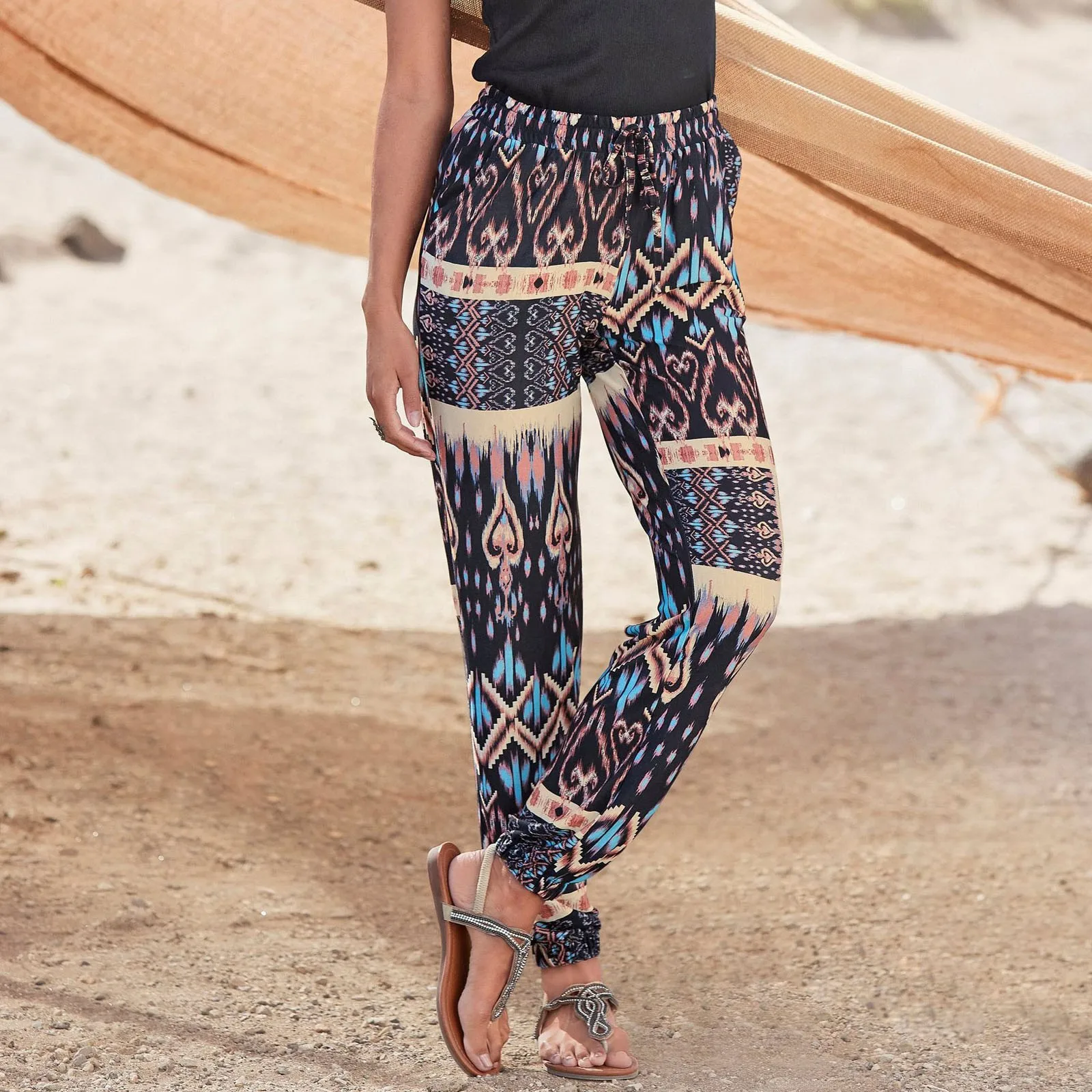 Women's Casual Bohemian Pants Floral Print Comfortable Trousers Daily Wear Vacation Elastic Waist Lightweight Breathable Pants
Women's Casual Bohemian Pants Floral Print Comfortable Trousers Daily Wear Vacation Elastic Waist Lightweight Breathable Pants