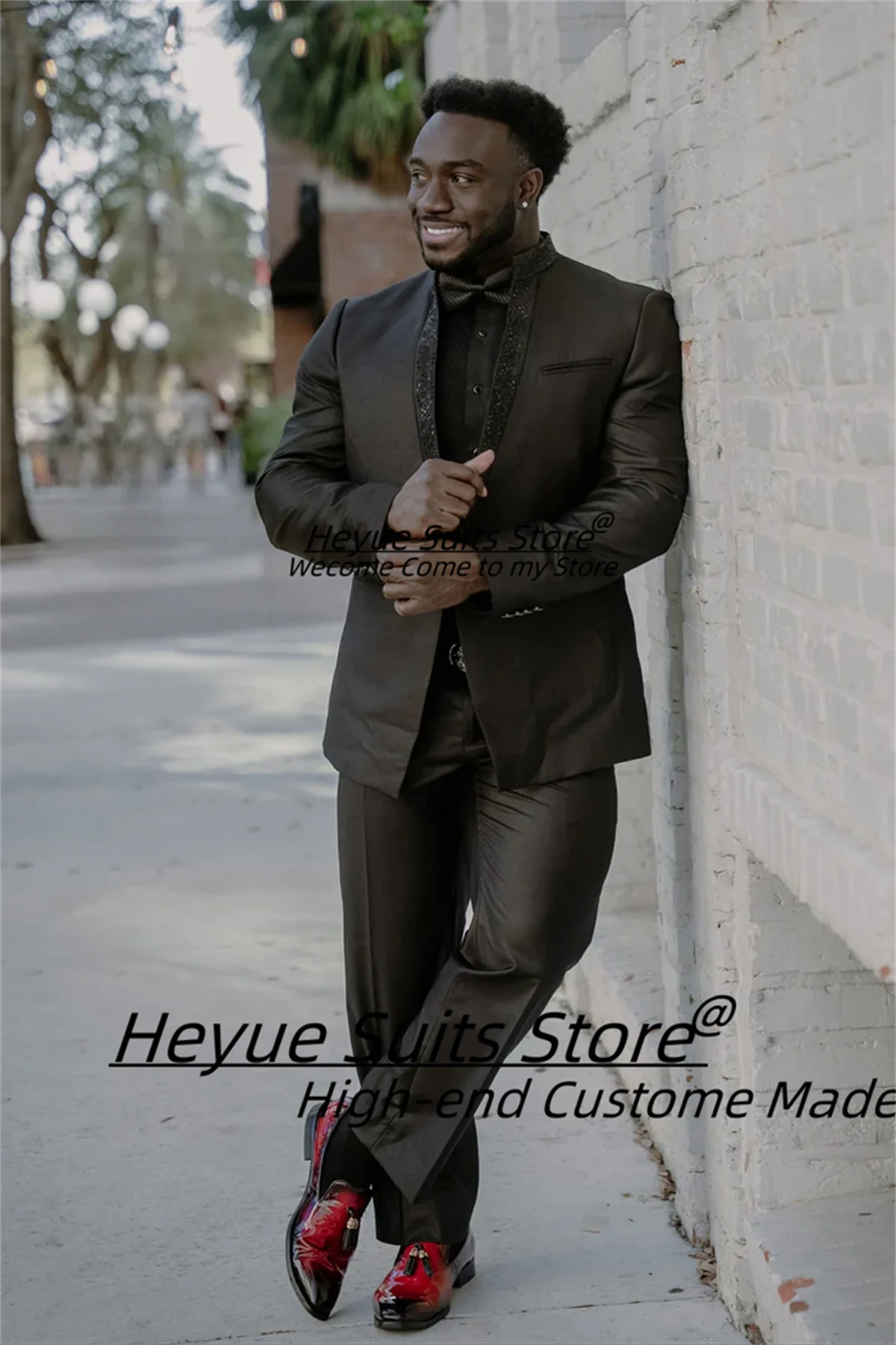 Роскошные черные деловые мужские костюмы для выпускного вечера по индивидуальному заказу, приталенный воротник-стойка, свадебные смокинги для жениха, комплекты из 3 предметов, мужские пиджаки для выпускного вечера, Ropa Hombre
Роскошные черные деловые мужские костюмы для выпускного вечера по индивидуальному заказу, приталенный воротник-стойка, свадебные смокинги для жениха, комплекты из 3 предметов, мужские пиджаки для выпускного вечера, Ropa Hombre