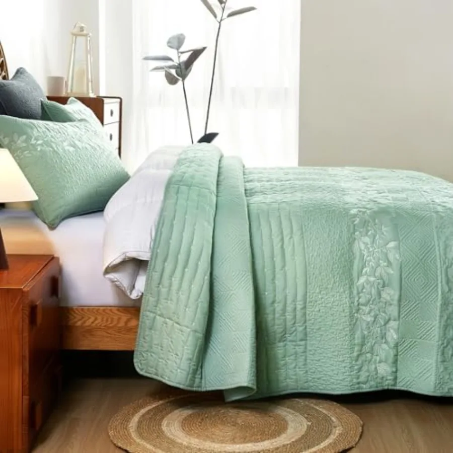 Floral Embroidered Quilt Set Queen Size 3 Pcs Bedding Set Reversible Farmhouse Bedspread Coverlet with 2 Pillow Shams Lightweig
Floral Embroidered Quilt Set Queen Size 3 Pcs Bedding Set Reversible Farmhouse Bedspread Coverlet with 2 Pillow Shams Lightweig