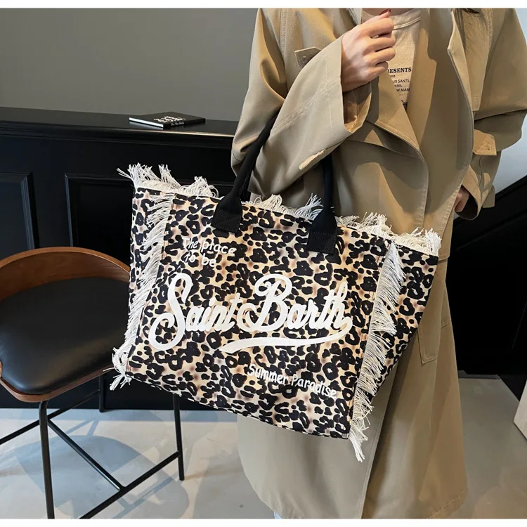 Fashion tote bag 2025 new women's bag personalized leopard print handbag retro large capacity shoulder bag
Fashion tote bag 2025 new women's bag personalized leopard print handbag retro large capacity shoulder bag