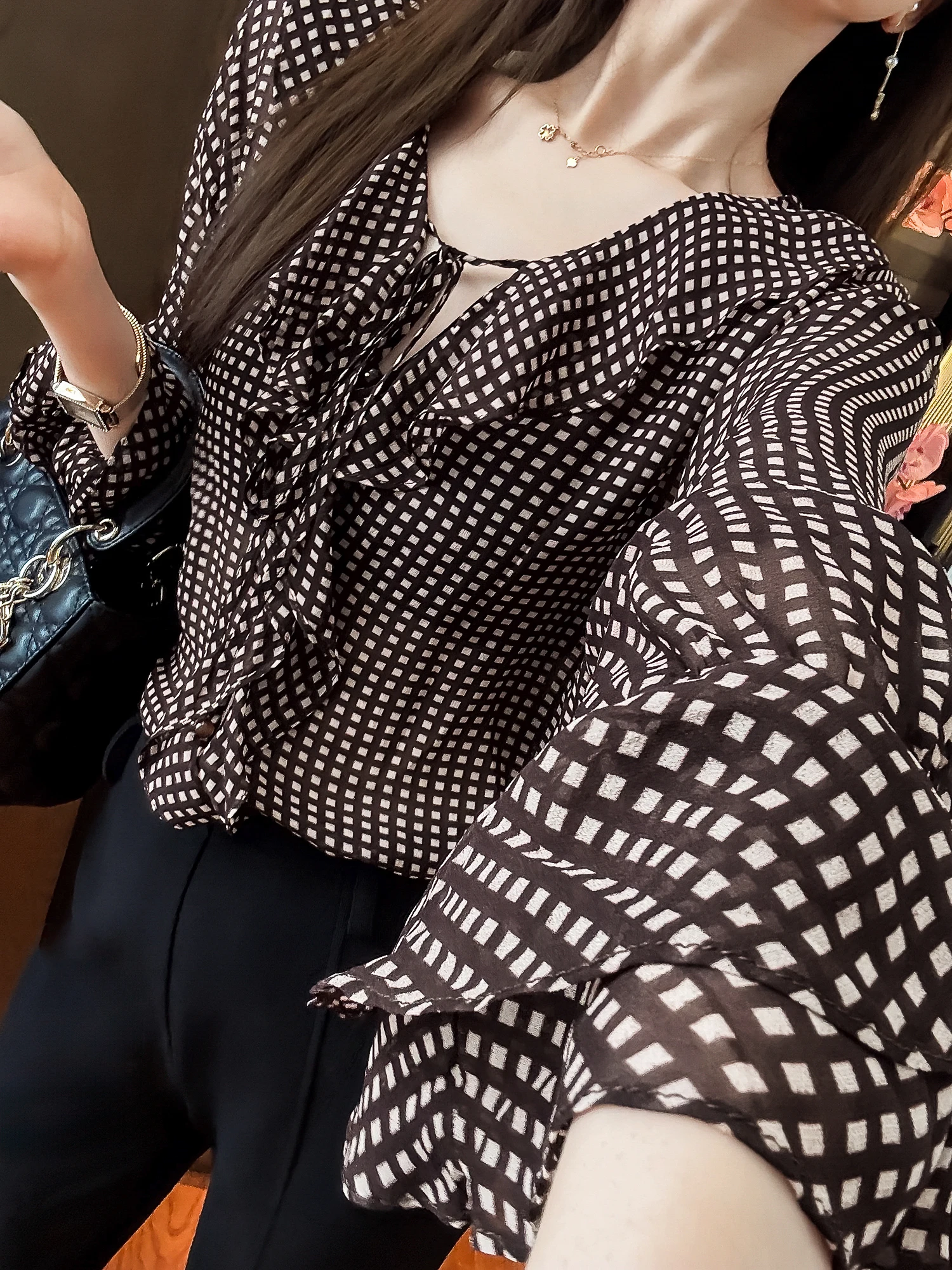 Женская винтажная легкая шифоновая блузка с воланами и длинными рукавами в клетку Gingham, осенняя коллекция
Женская винтажная легкая шифоновая блузка с воланами и длинными рукавами в клетку Gingham, осенняя коллекция