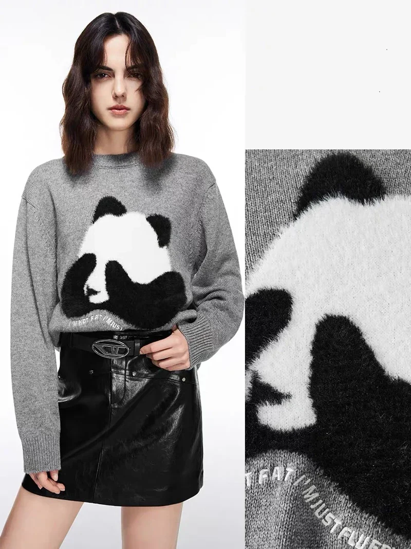CPSYMYM Sweater women's new cartoon panda embroidery design in autumn and winter of is slim, with a bottoming sweater inside.
CPSYMYM Sweater women's new cartoon panda embroidery design in autumn and winter of is slim, with a bottoming sweater inside.