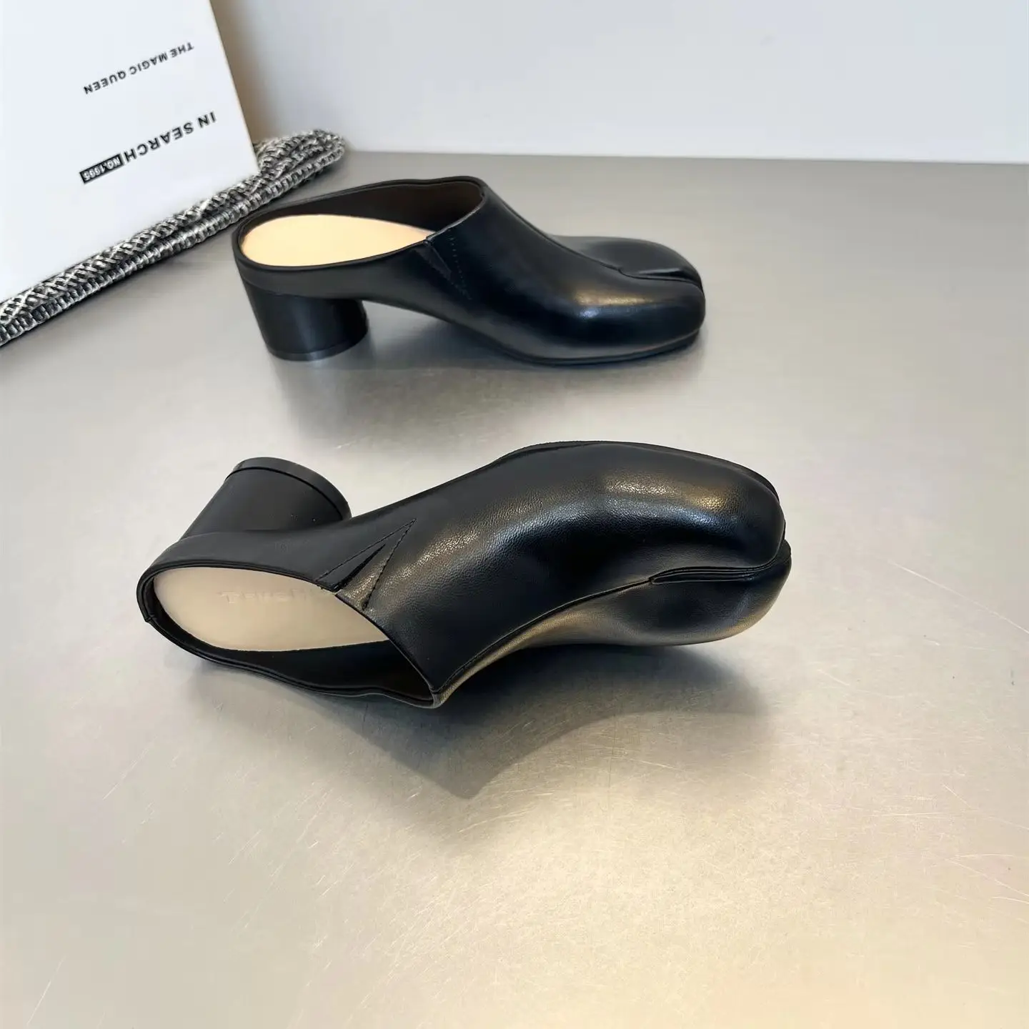 Bailamos Summer Women Split Toe Shoes Fashion Hight Heel Laofers Shallow Soft Leather Pumps Casual Outdoor Slippers Dress Mules
Bailamos Summer Women Split Toe Shoes Fashion Hight Heel Laofers Shallow Soft Leather Pumps Casual Outdoor Slippers Dress Mules