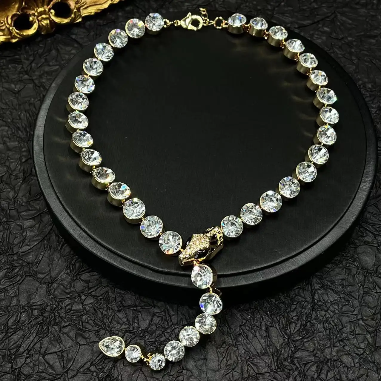 Vintage Large Rhinestone Y-shaped Long Necklace European and American Light Luxury Full Diamond Personality Necklace Jewelry
Vintage Large Rhinestone Y-shaped Long Necklace European and American Light Luxury Full Diamond Personality Necklace Jewelry