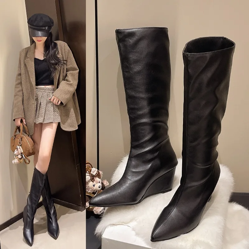 2025 новые модные высокие сапоги на танкетке, женские кожаные сапоги до колена больших размеров, пикантные женские сапоги с острым носком в стиле панк
2025 новые модные высокие сапоги на танкетке, женские кожаные сапоги до колена больших размеров, пикантные женские сапоги с острым носком в стиле панк