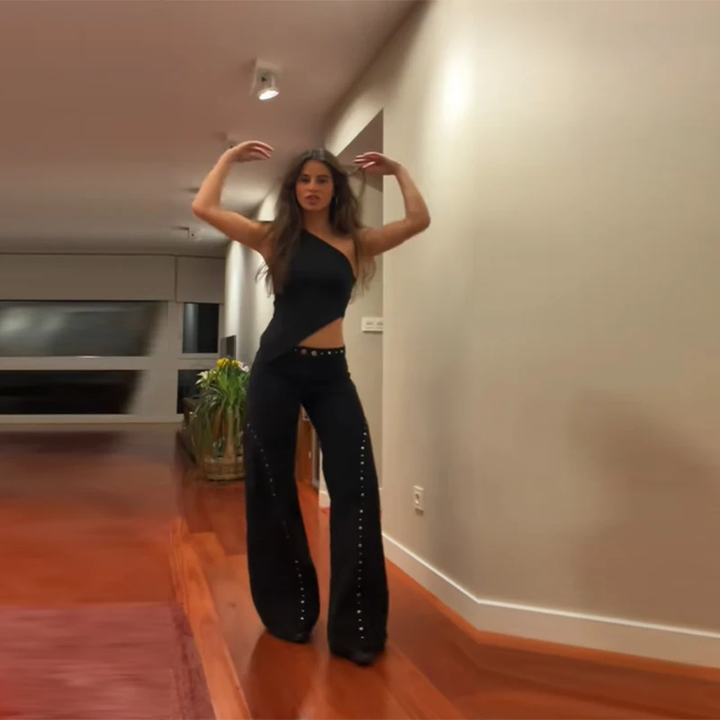 2026 Black Washed Denim Wide Leg Pants High Waist Studded Waistband Curved Seam Rivet Detail Retro Streetwear Fashion Bottoms
2026 Black Washed Denim Wide Leg Pants High Waist Studded Waistband Curved Seam Rivet Detail Retro Streetwear Fashion Bottoms
