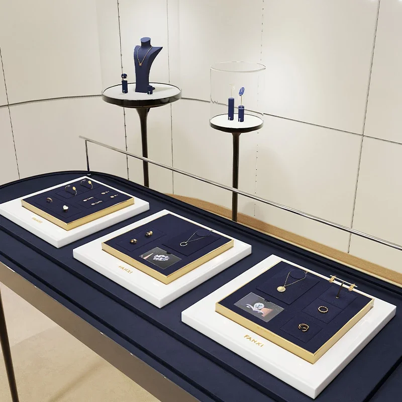 Light Luxury Jewelry Display Rack Necklace Ring Earrings Jewelry Display Counter Display Props
Light Luxury Jewelry Display Rack Necklace Ring Earrings Jewelry Display Counter Display Props