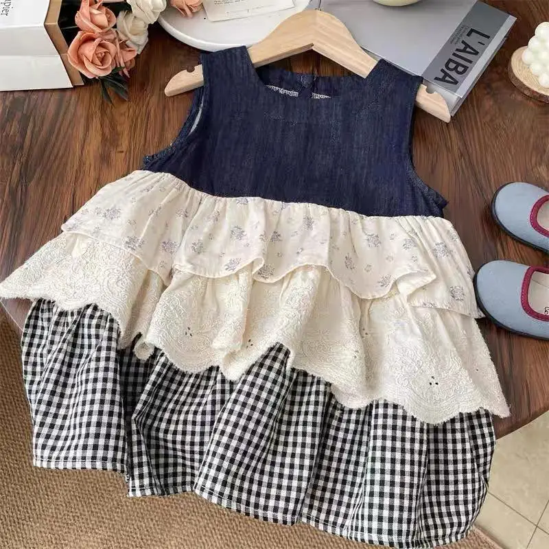 2025Summer Girls' Sleeveless Denim Vest Dress New Floral Plaid Sweet Patchwork Cake Dress
2025Summer Girls' Sleeveless Denim Vest Dress New Floral Plaid Sweet Patchwork Cake Dress