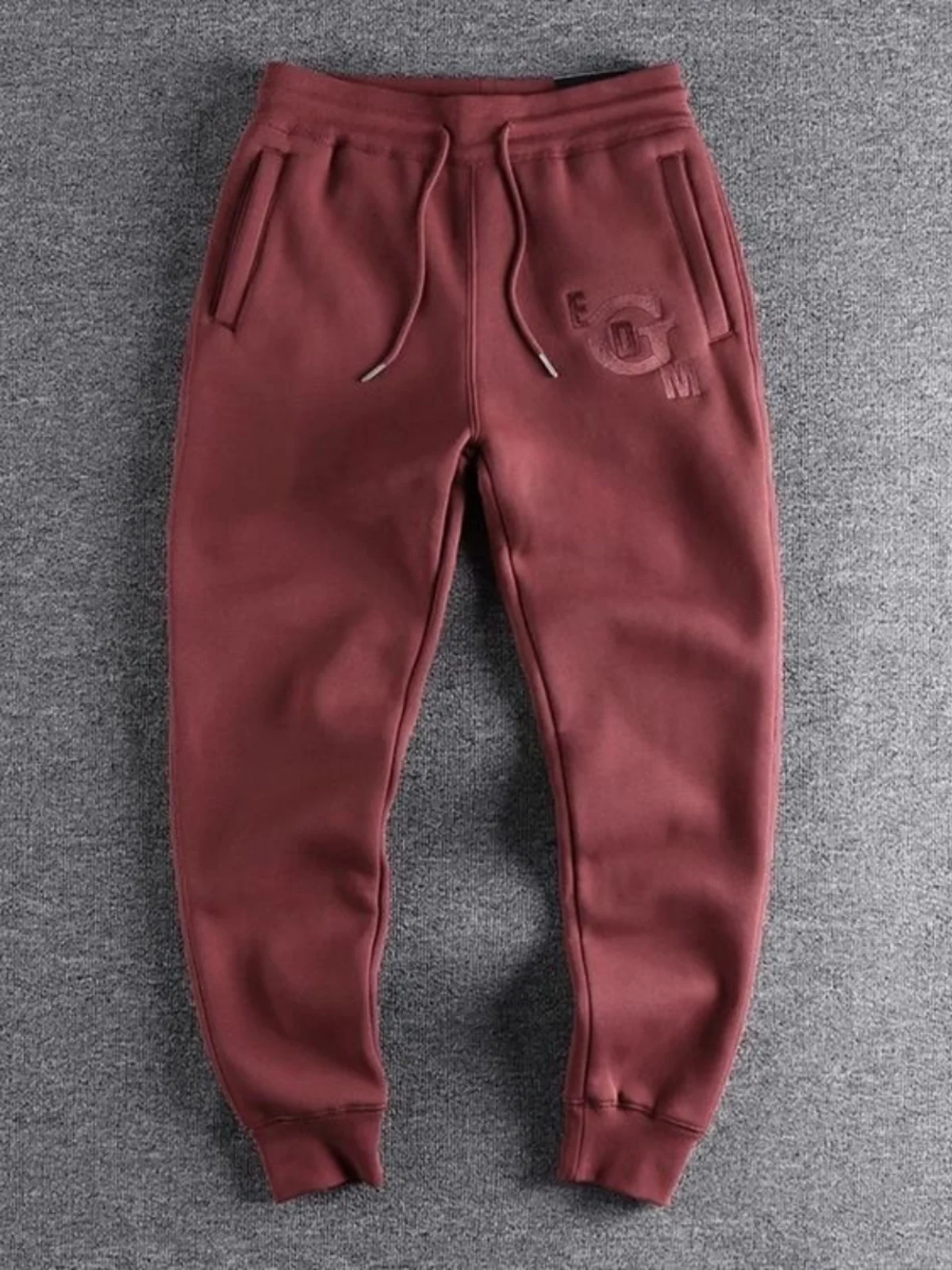 Модные хлопковые спортивные штаны свободного кроя, повседневные мужские длинные брюки в стиле ретро, японский стиль, спортивные брюки с эластичной резинкой на талии, популярные среди молодежи
Модные хлопковые спортивные штаны свободного кроя, повседневные мужские длинные брюки в стиле ретро, японский стиль, спортивные брюки с эластичной резинкой на талии, популярные среди молодежи