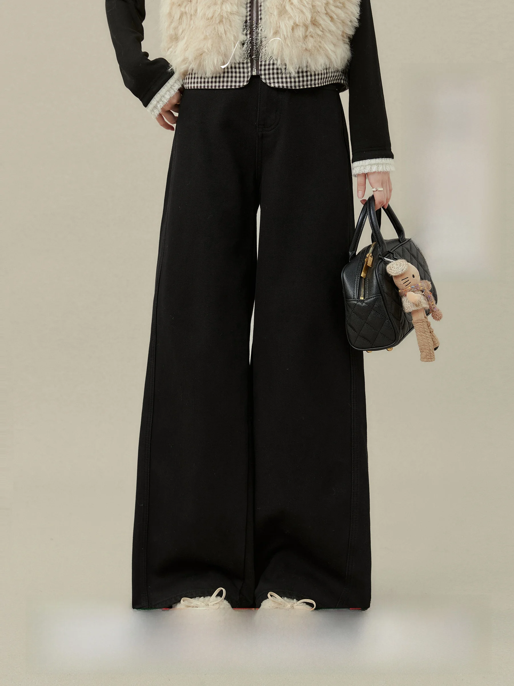 Женские джинсы с высокой талией, на флисовой подкладке, широкие, черные, новая осенне-зимняя коллекция, серия Ou Yang Xi 'Sixth Time Sunset'
Женские джинсы с высокой талией, на флисовой подкладке, широкие, черные, новая осенне-зимняя коллекция, серия Ou Yang Xi 'Sixth Time Sunset'