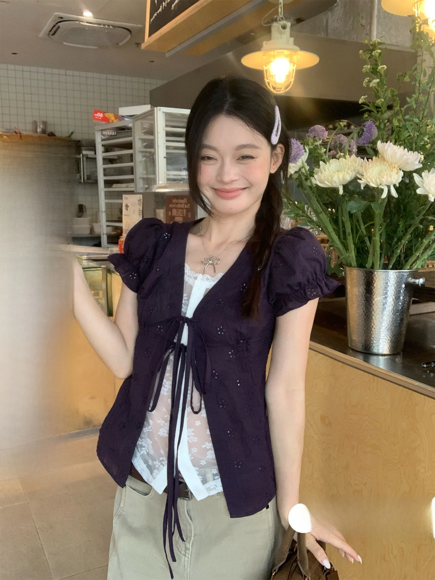 Song Zhengen Purple V-Neck Short Sleeve Bubble Sleeve Shirt Women's Summer New Style Fake Two-Piece Top Korean Version Slim Fit
Song Zhengen Purple V-Neck Short Sleeve Bubble Sleeve Shirt Women's Summer New Style Fake Two-Piece Top Korean Version Slim Fit
