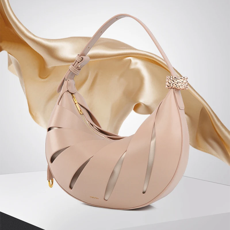 Fashion High-end Dumpling Bag Light Luxury Brand Designer Niche Crescent Bag Solid Color Versatile Single Commuting Shoulder Bag
Fashion High-end Dumpling Bag Light Luxury Brand Designer Niche Crescent Bag Solid Color Versatile Single Commuting Shoulder Bag