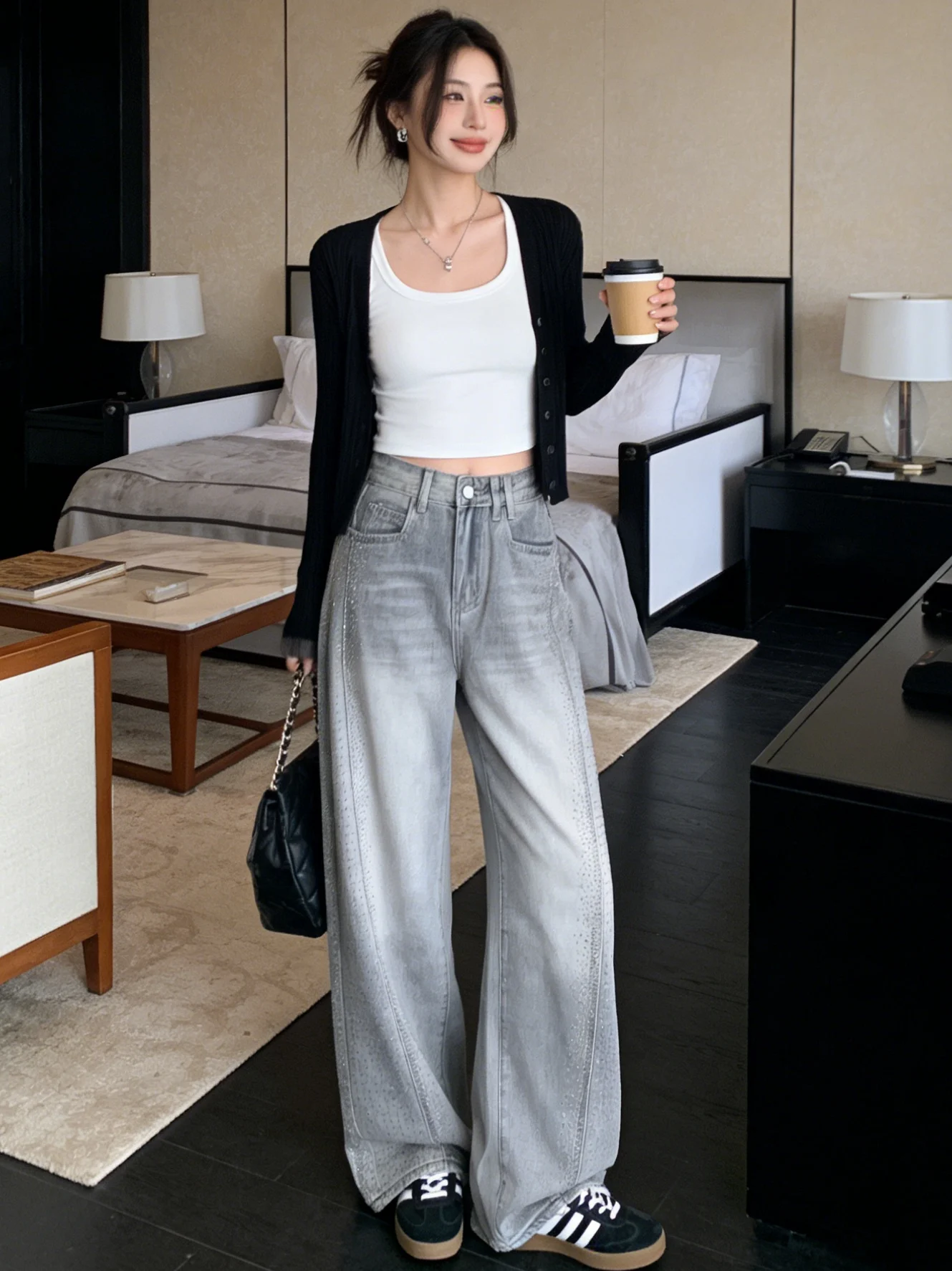 Waed Denim Rhinestone Wide Leg Pants Women's Korean Sle Soft Versatile Early Spring Drapey Slimming Long Jeans
Waed Denim Rhinestone Wide Leg Pants Women's Korean Sle Soft Versatile Early Spring Drapey Slimming Long Jeans