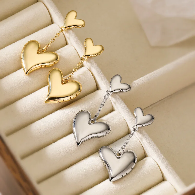 European and American Simple Luxury Copper Plated 18K Gold Smooth Heart for Women, Niche High-end Versatile Earrings
European and American Simple Luxury Copper Plated 18K Gold Smooth Heart for Women, Niche High-end Versatile Earrings