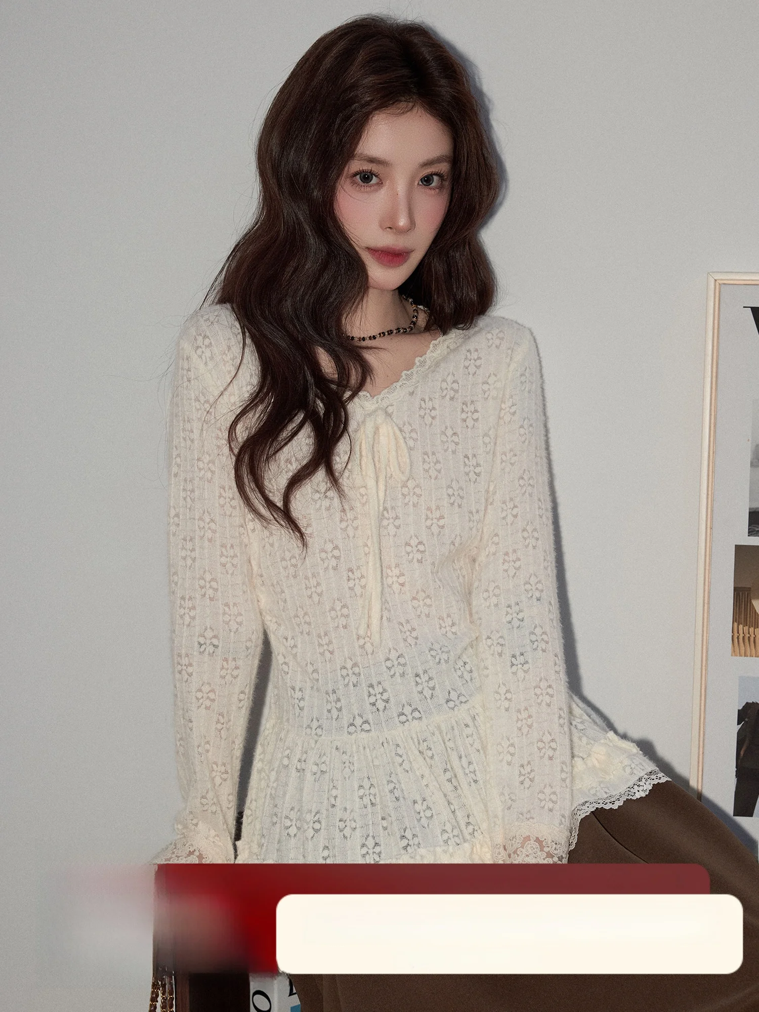 French Sle Knitted Lace Knot V-Ne Women's Inner irt White Base Layer Top for Autumn Winter Matching Blouse
French Sle Knitted Lace Knot V-Ne Women's Inner irt White Base Layer Top for Autumn Winter Matching Blouse