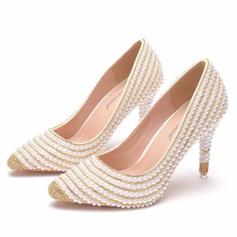 Новые весенние свадебные туфли с острым носком и мелким горлышком, белые жемчужные, золотые, со стразами, банкетное платье, женские туфли большого размера на высоком каблуке
Новые весенние свадебные туфли с острым носком и мелким горлышком, белые жемчужные, золотые, со стразами, банкетное платье, женские туфли большого размера на высоком каблуке