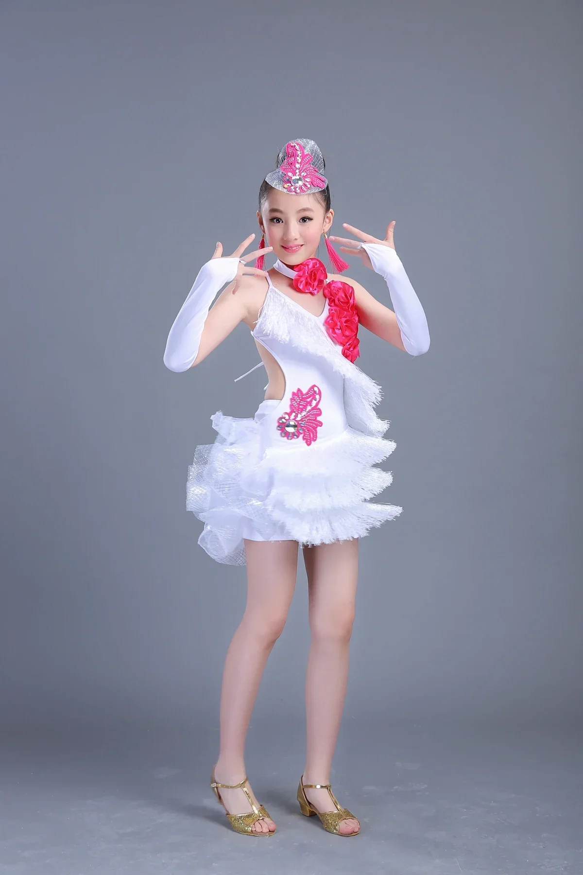 2020 new children Latin Dance Skirt Costume Contest costumes girls clothes tassels grading dancing dress diamond suit
2020 new children Latin Dance Skirt Costume Contest costumes girls clothes tassels grading dancing dress diamond suit