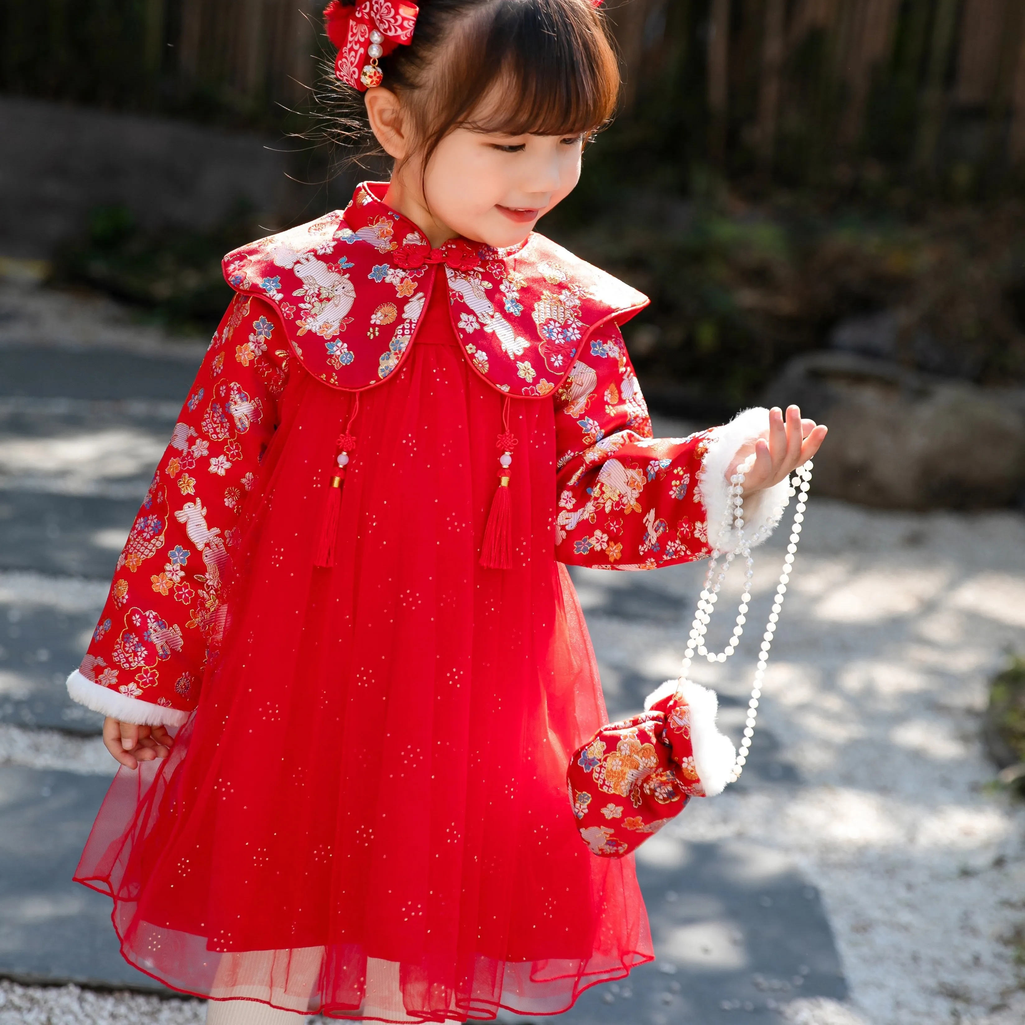 Girls Hanfu New Year Rabbit Flower Embroidery Long Sleeve Chinese Knot Shawl Red Tulle Splicing Dress Spring Festival Clothes
Girls Hanfu New Year Rabbit Flower Embroidery Long Sleeve Chinese Knot Shawl Red Tulle Splicing Dress Spring Festival Clothes