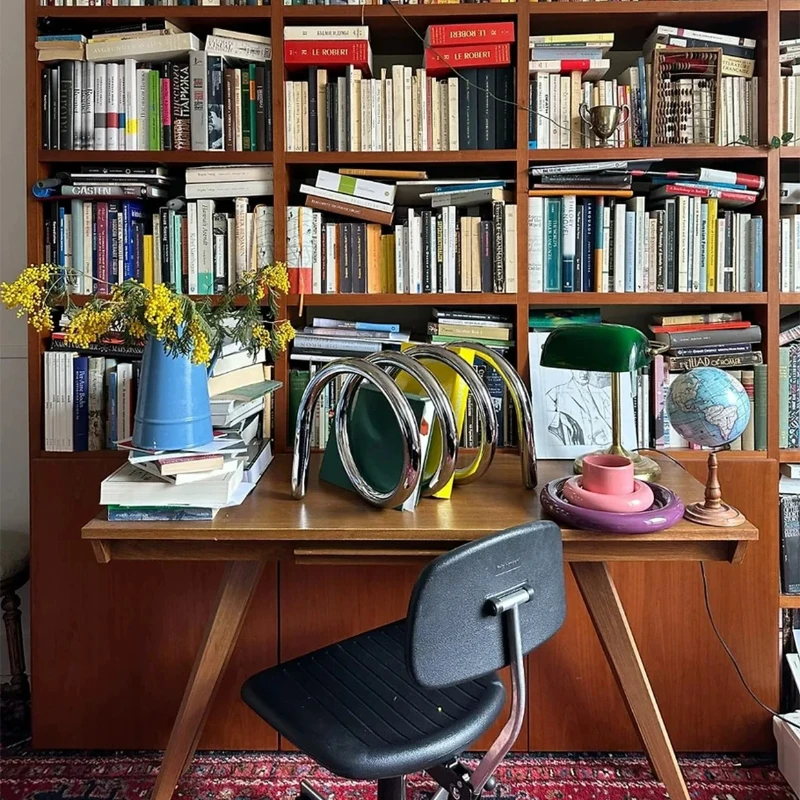 Dopamine Color Bookshelf Metal Modern Magazine Rack Creative Desktop Book Display Stand Office Spiral Molding Home Decoration
Dopamine Color Bookshelf Metal Modern Magazine Rack Creative Desktop Book Display Stand Office Spiral Molding Home Decoration