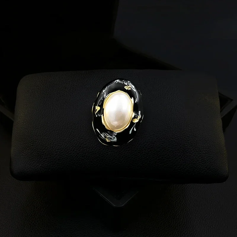 1799 Luxury Retro Oval Brooch Exquisite Fashion Women Corsage Suit Sweater Sewing Free Collar Pin Accessory Fixed Buckle Jewelry
1799 Luxury Retro Oval Brooch Exquisite Fashion Women Corsage Suit Sweater Sewing Free Collar Pin Accessory Fixed Buckle Jewelry