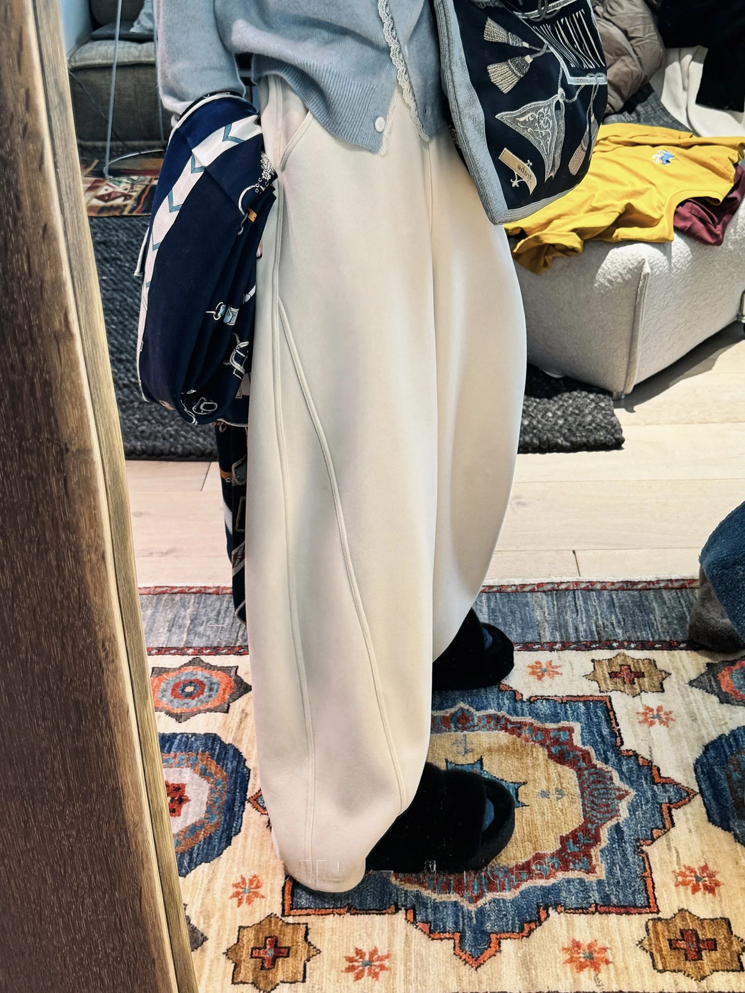 Свободные женские повседневные брюки с высокой талией и широкими штанинами, осенние, из велюра 400 г, цвет молочный абрикос, удобные, из смесового хлопка
Свободные женские повседневные брюки с высокой талией и широкими штанинами, осенние, из велюра 400 г, цвет молочный абрикос, удобные, из смесового хлопка